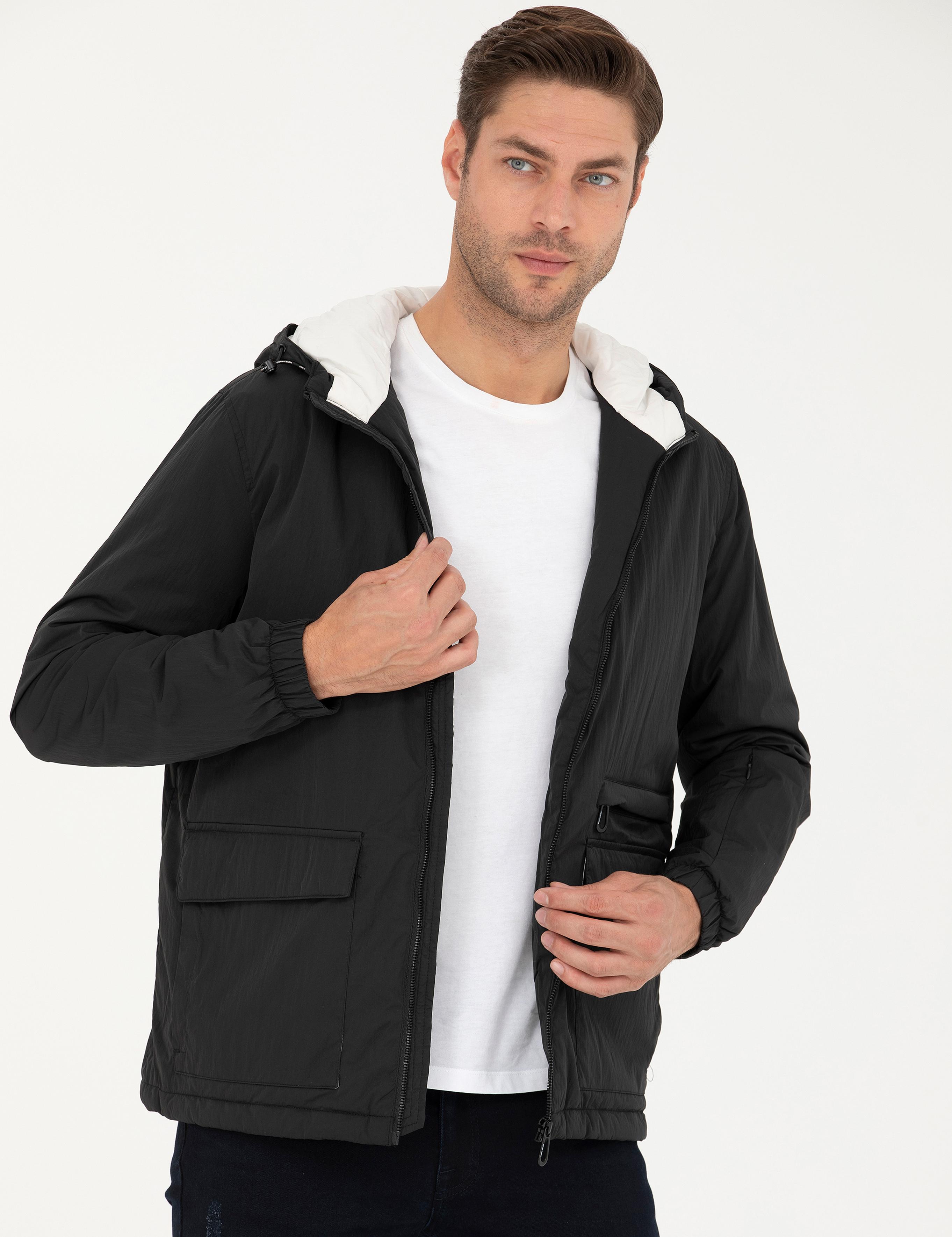 Siyah Kapişonlu Baharlık Mevsimlik Mont