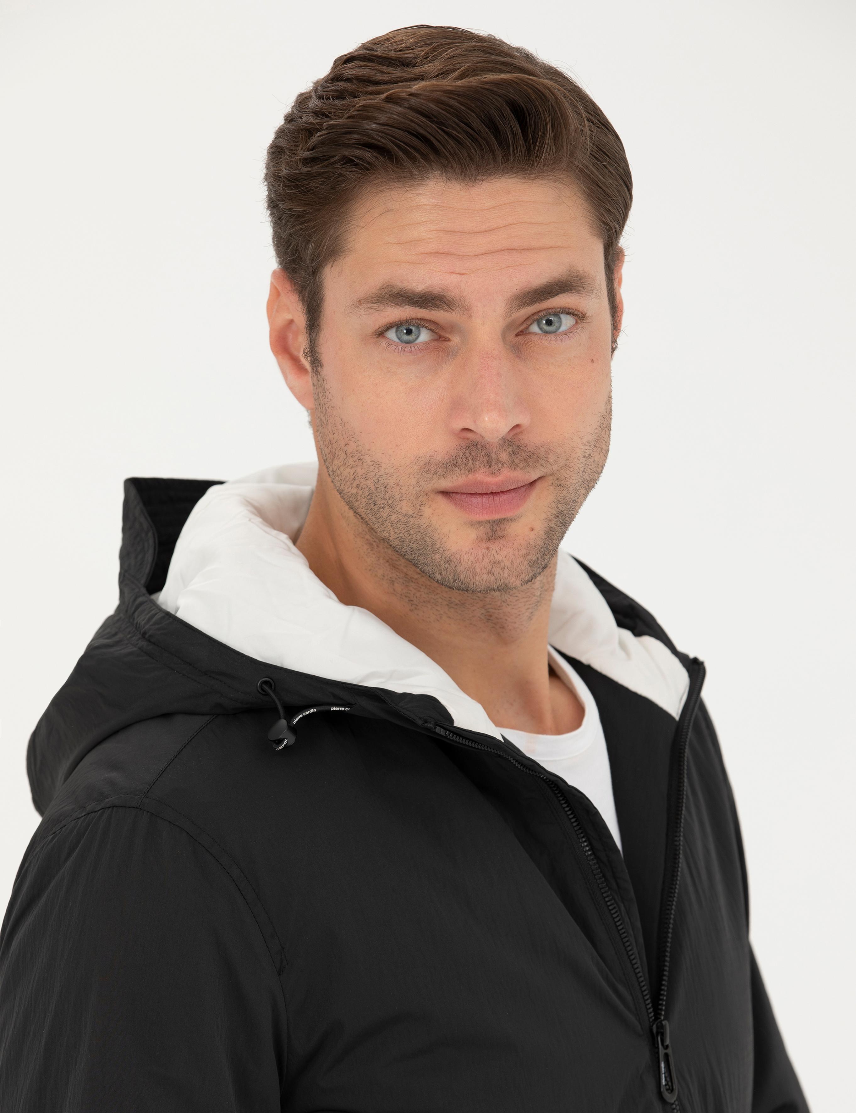 Siyah Kapişonlu Baharlık Mevsimlik Mont