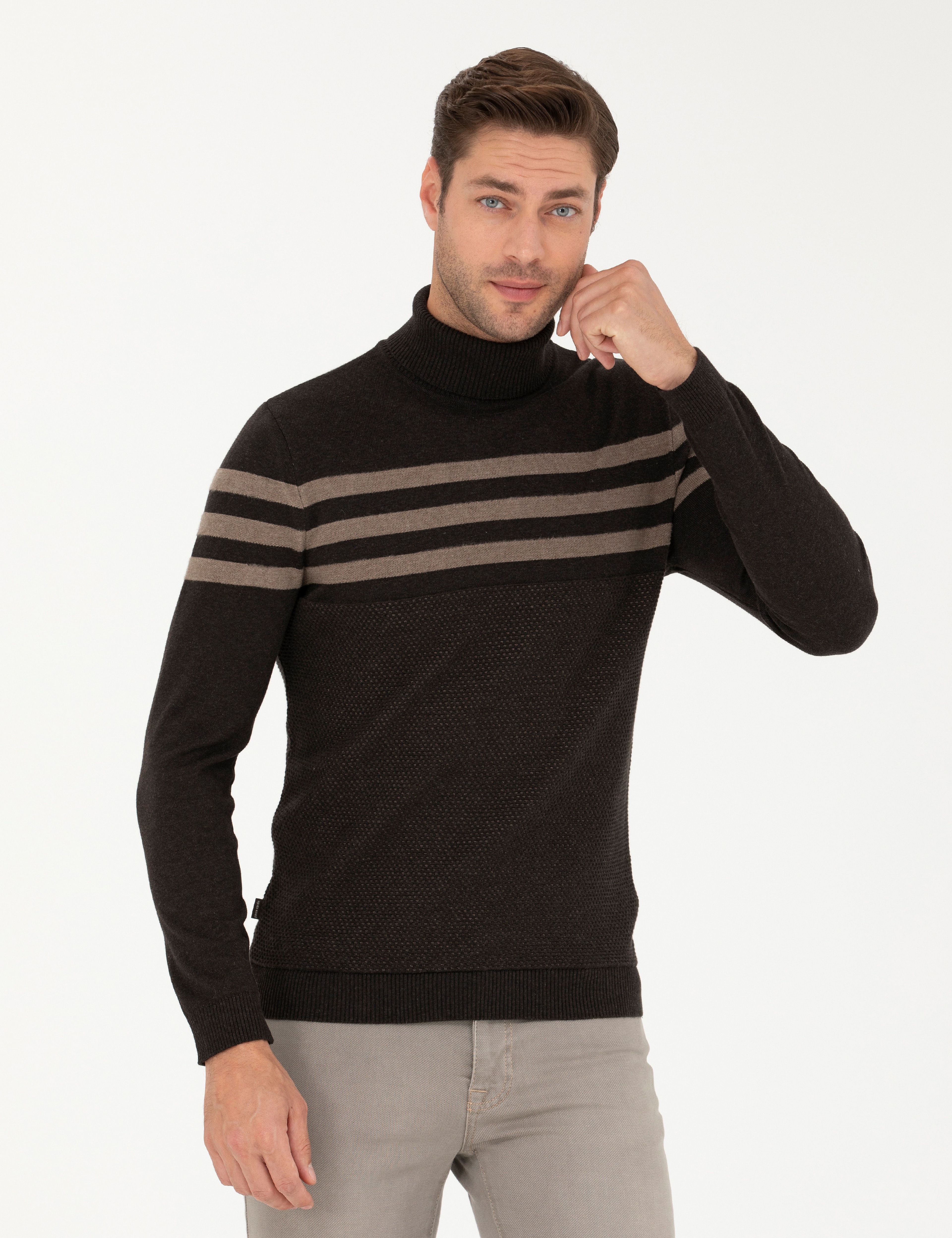 Kahverengi Slim Fit Balıkçı Yaka Triko Kazak - Image 3