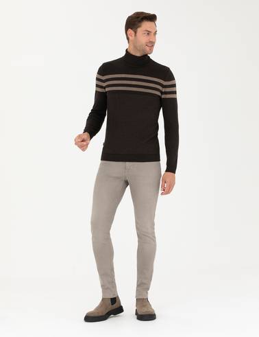 Kahverengi Slim Fit Balıkçı Yaka Triko Kazak