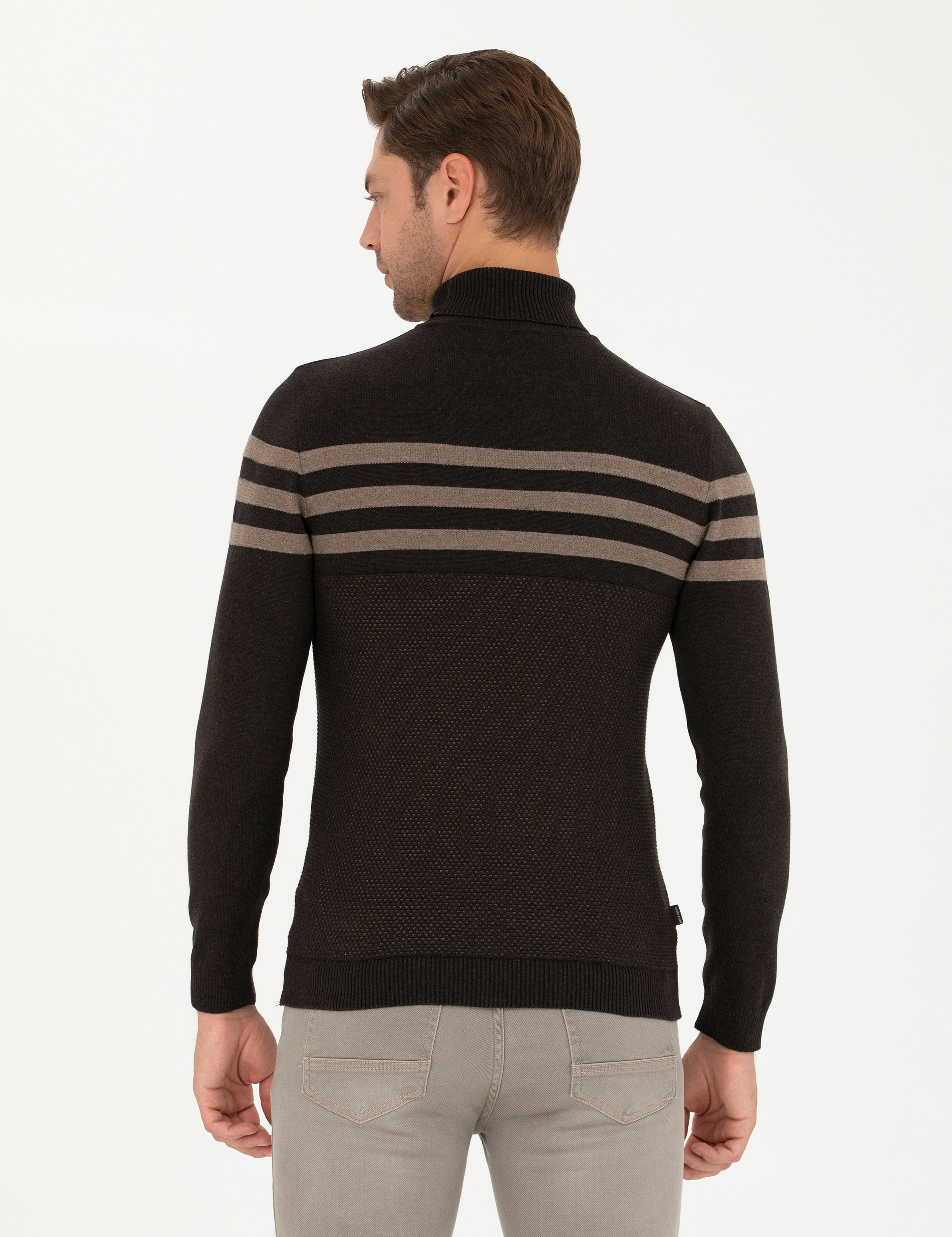 Kahverengi Slim Fit Balıkçı Yaka Triko Kazak - Image 5
