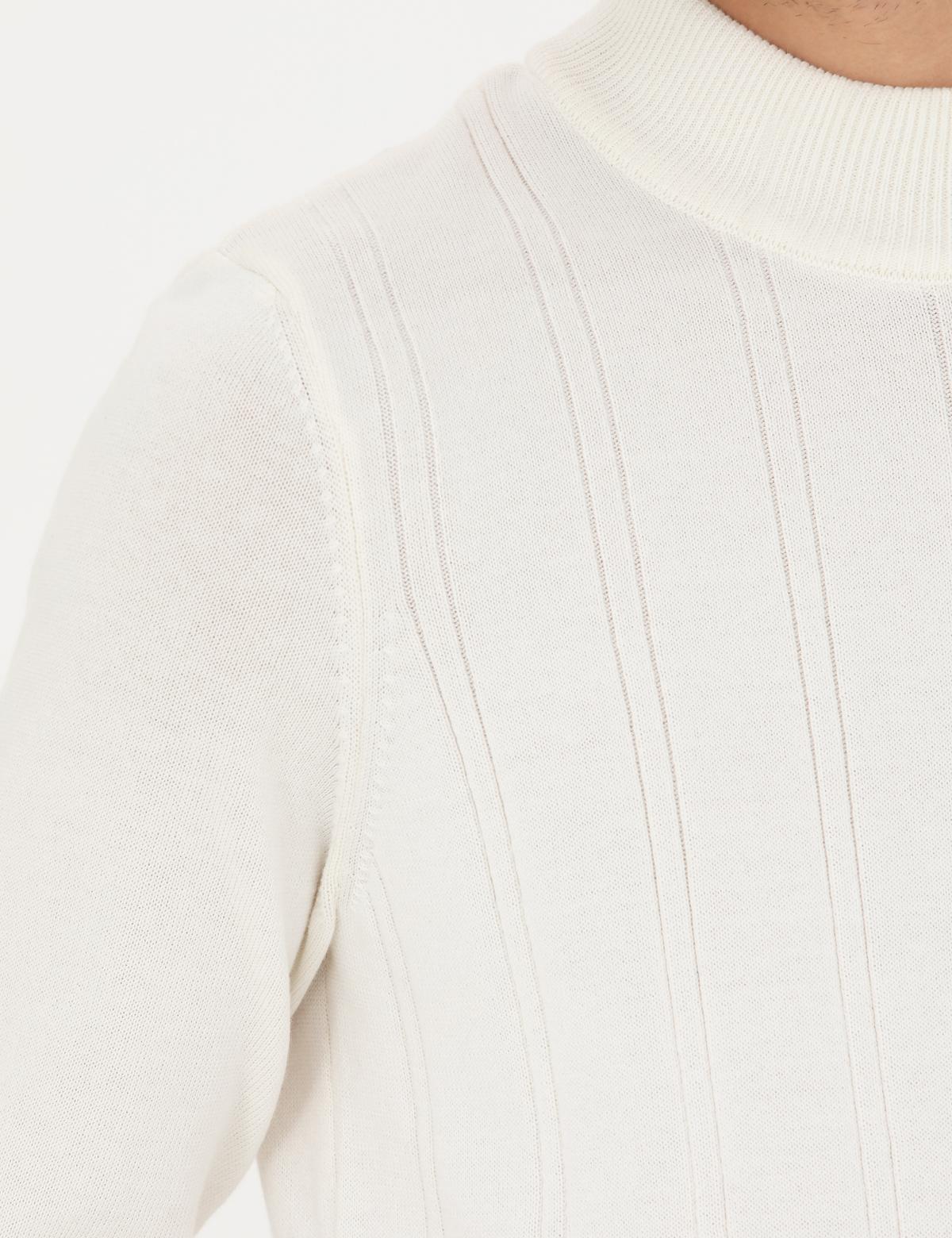 Ekru Slim Fit Yarım Balıkçı Yaka Triko Kazak - 50281851021