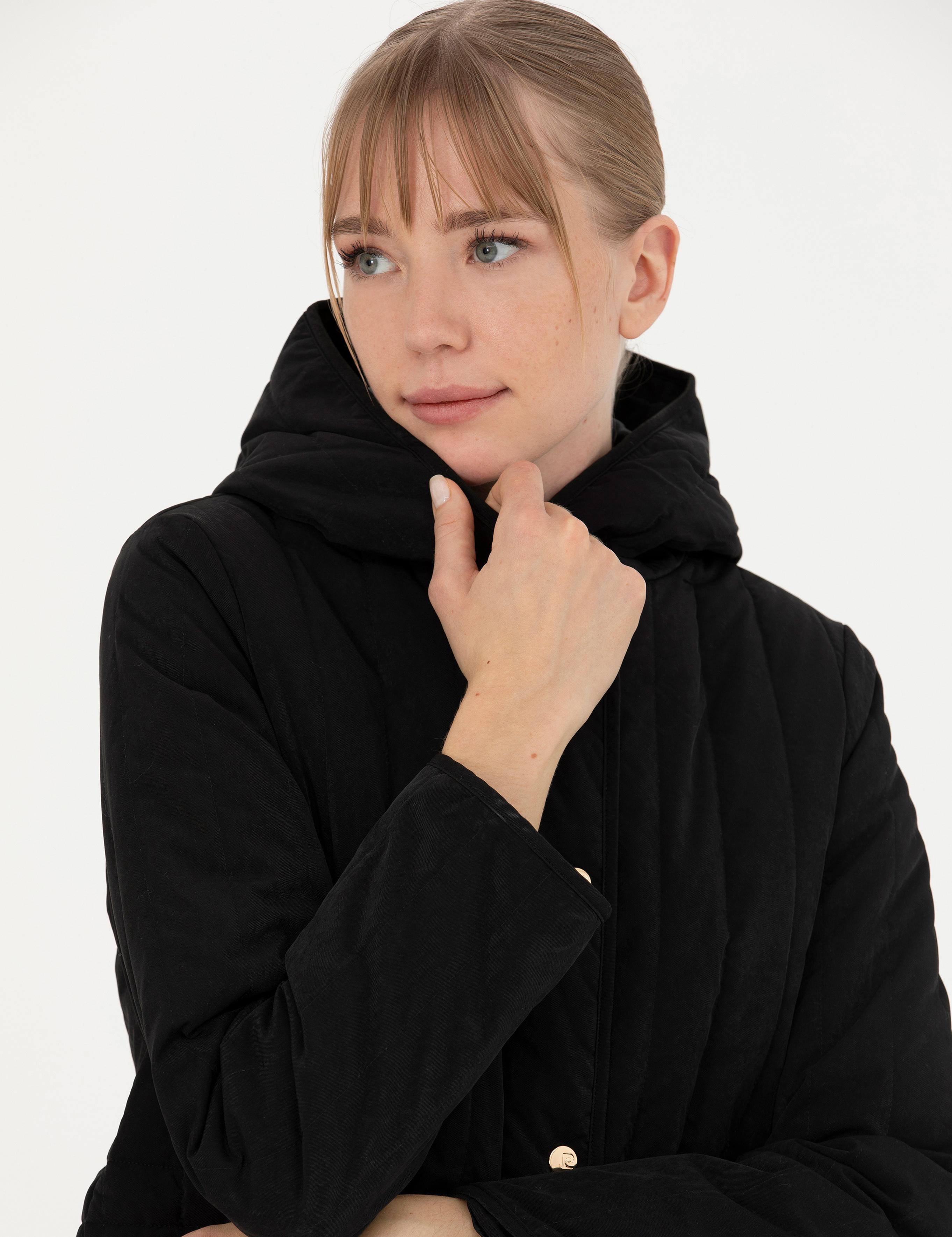 Siyah Kapüşonlu Mont