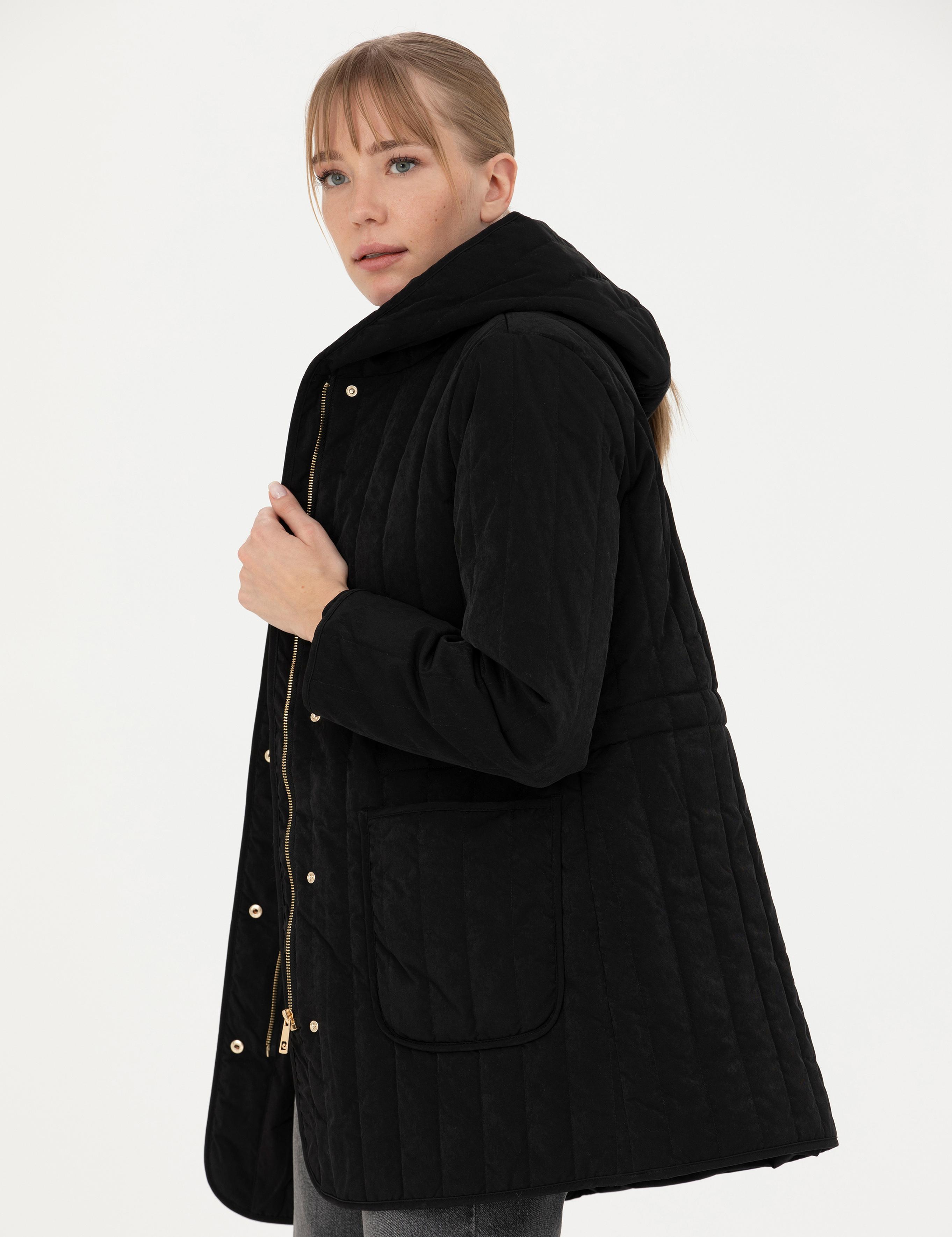 Siyah Kapüşonlu Mont