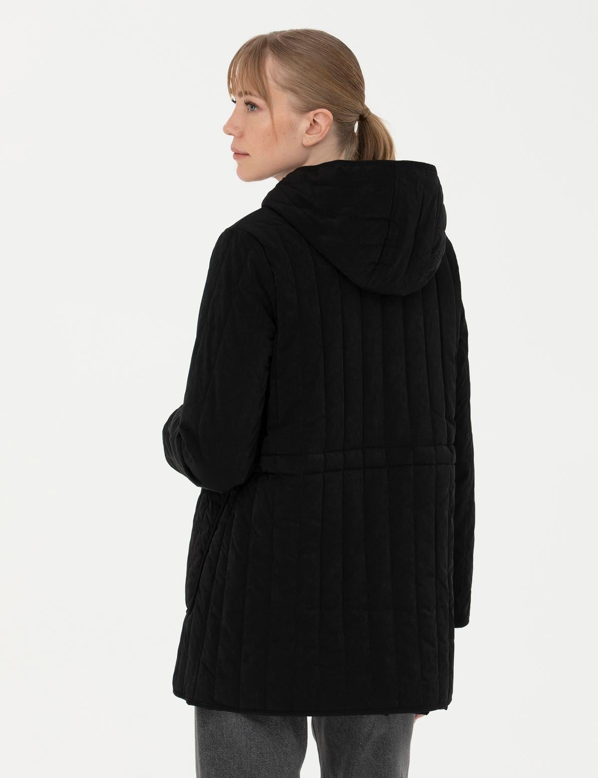 Siyah Kapüşonlu Mont - 50272232009