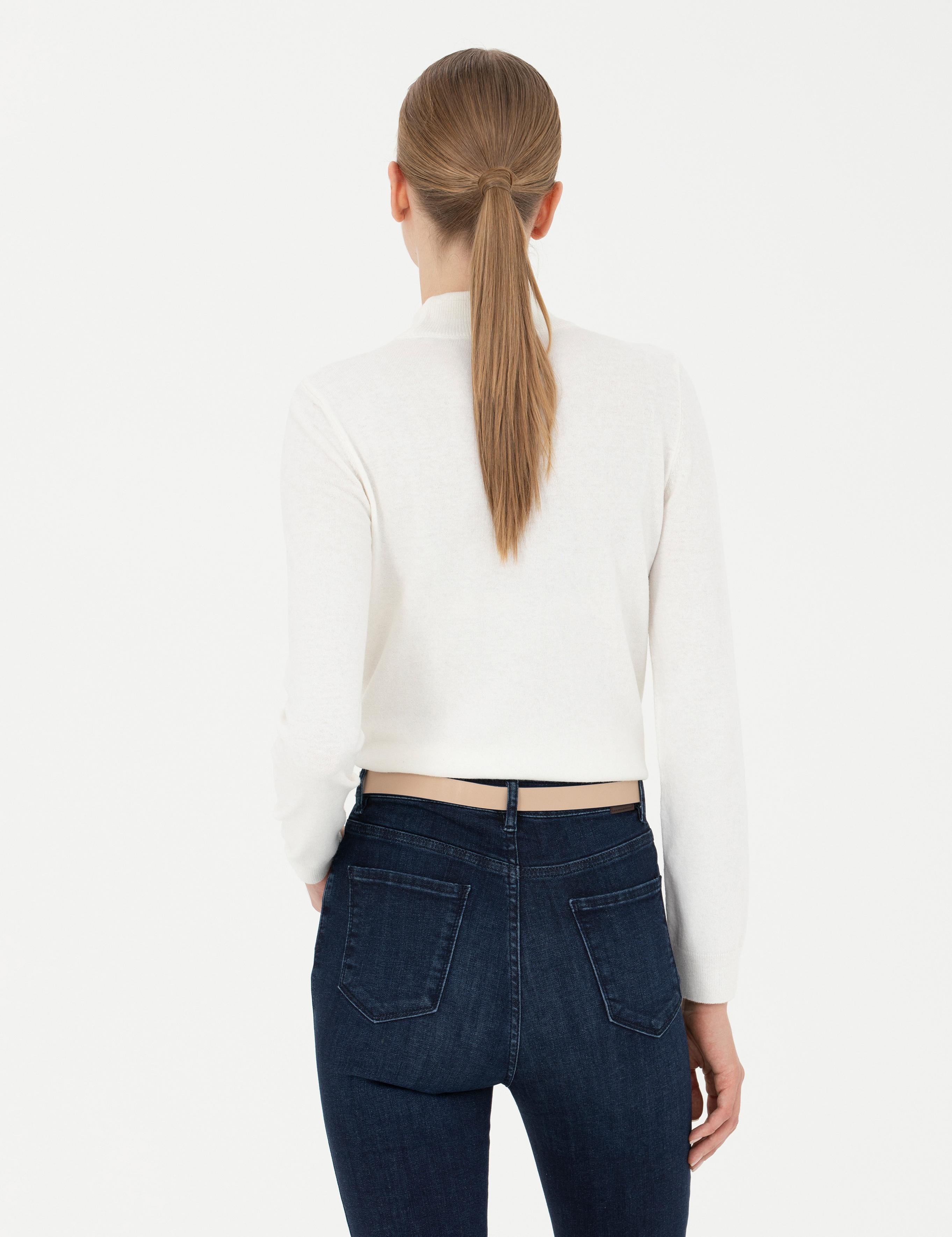 Krem Slim Fit Yarım Balıkçı Yaka Kazak