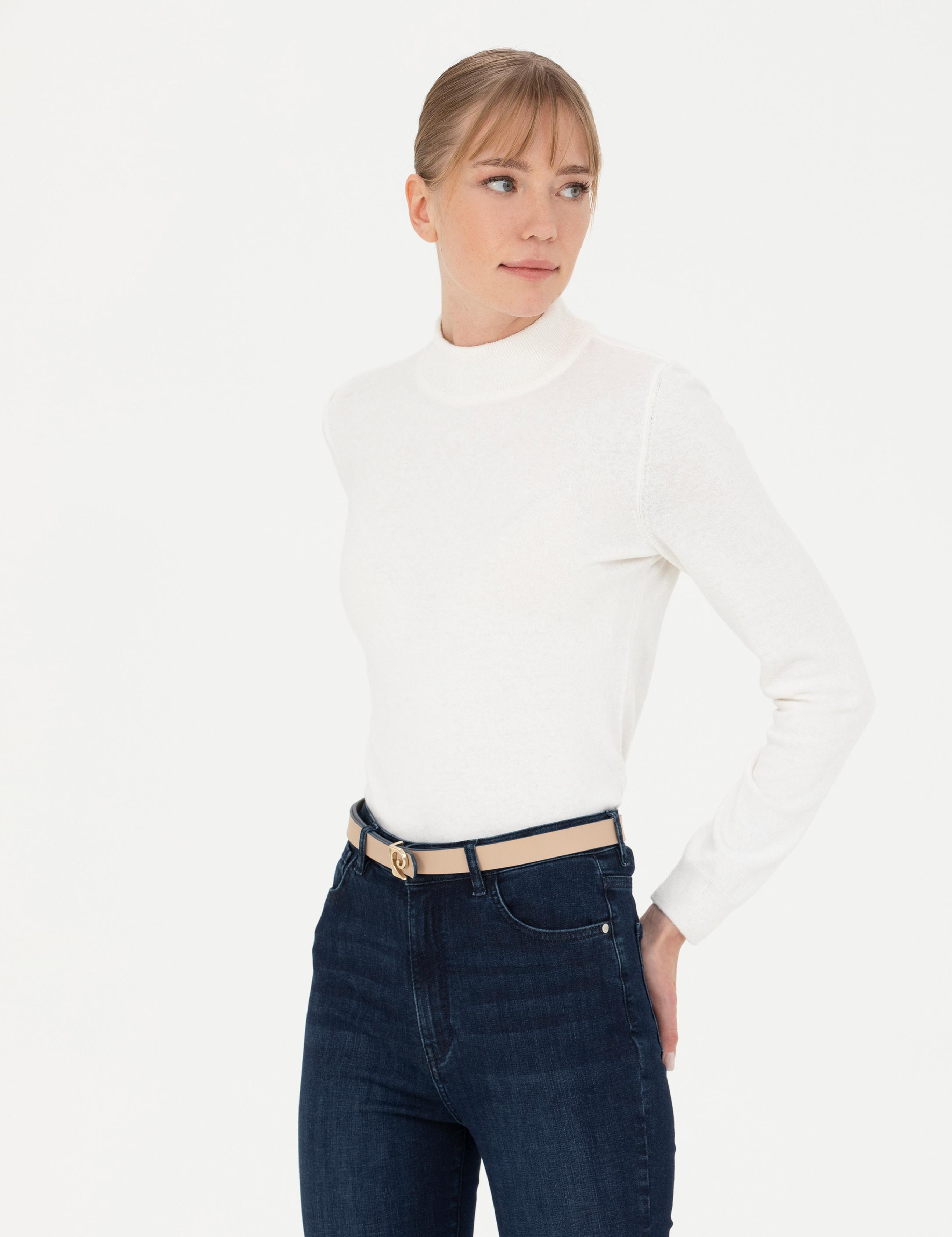 Krem Slim Fit Yarım Balıkçı Yaka Kazak