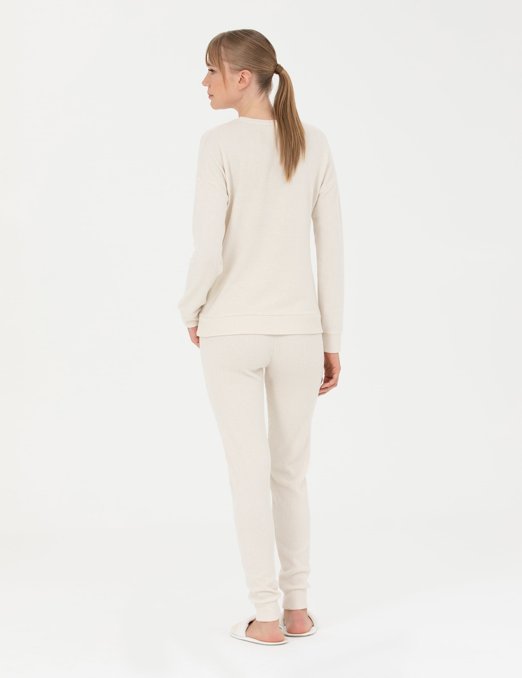 Krem Pijama Takımı - Image 4
