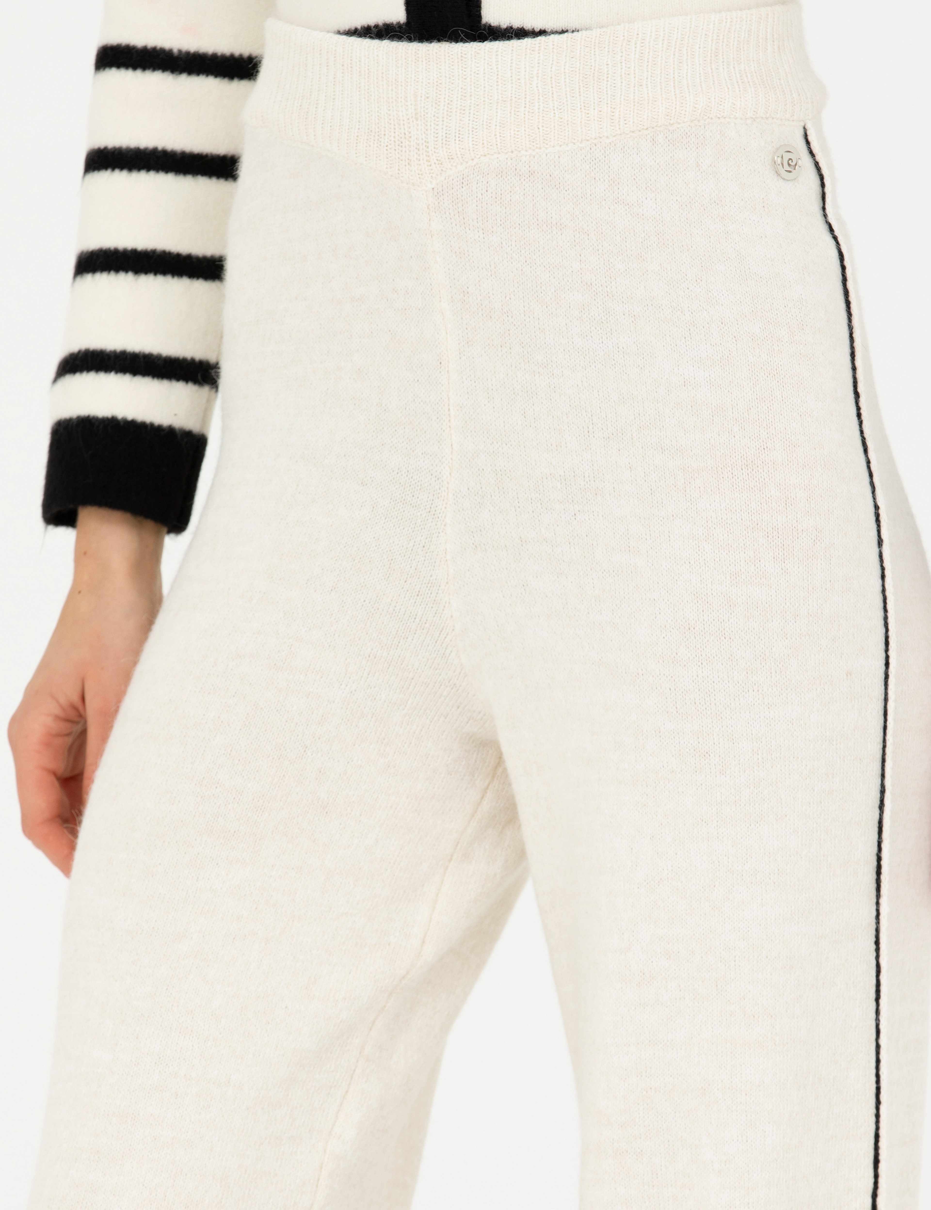 Ekru Loose Fit Triko Pantolon
