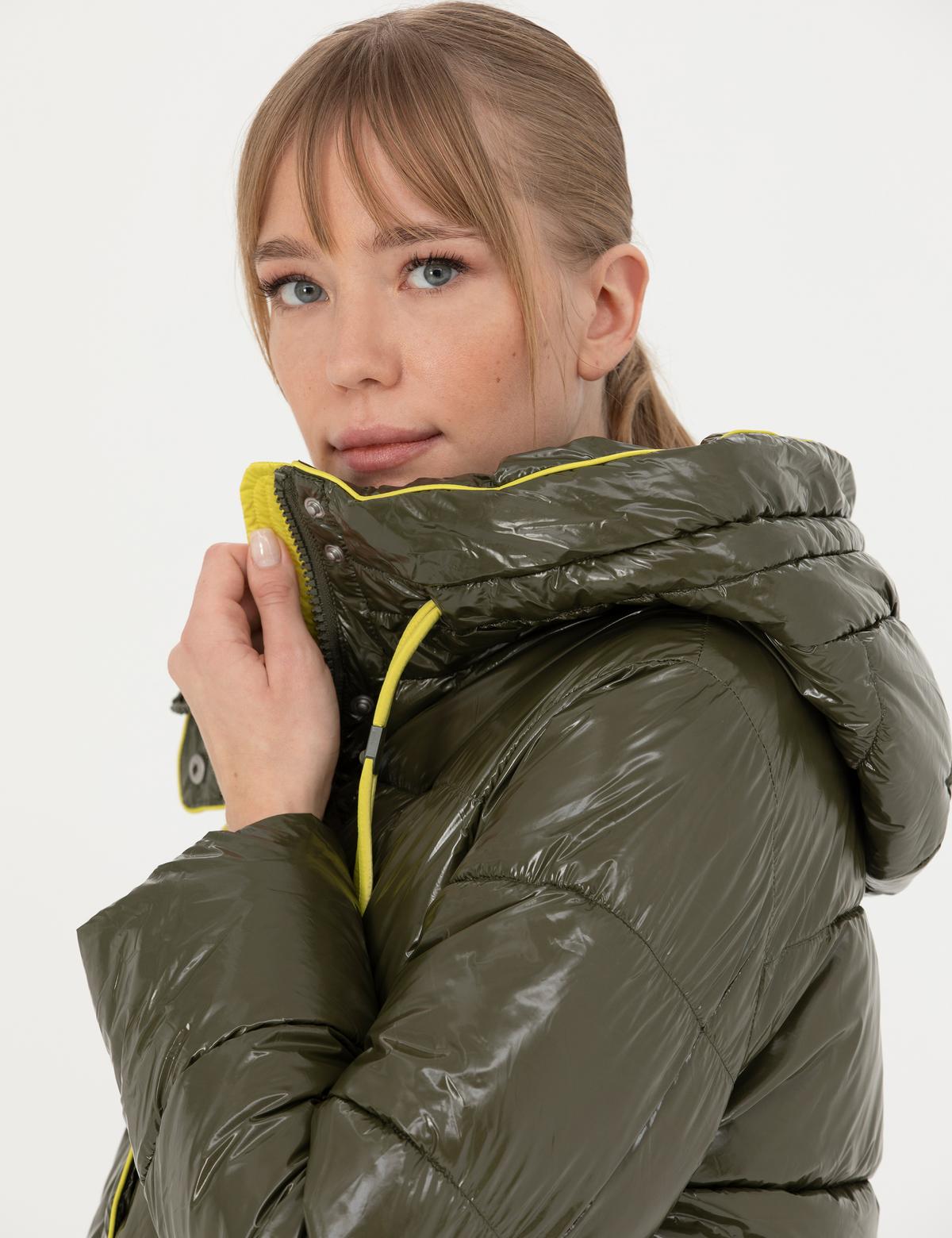 Haki Kapüşonlu Parlak Mont - 50272212009