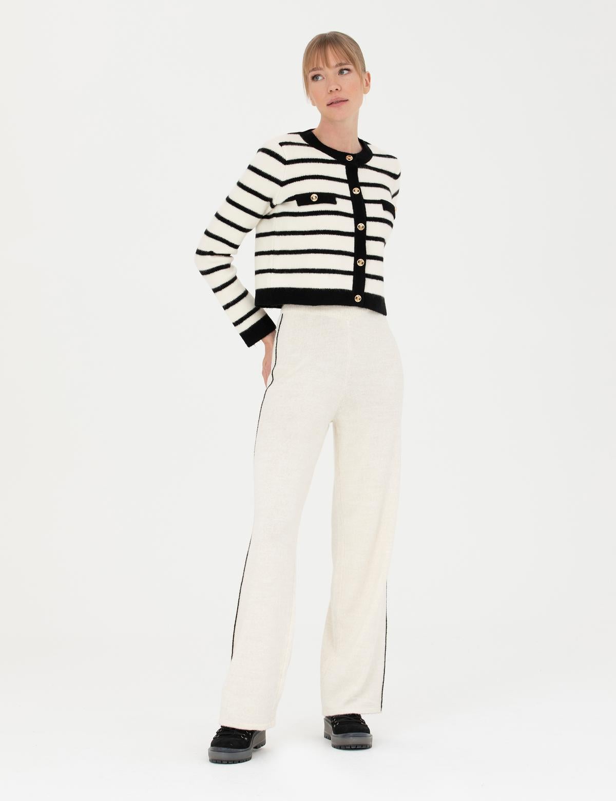 Ekru Crop Top Triko Hırka - 50280226004