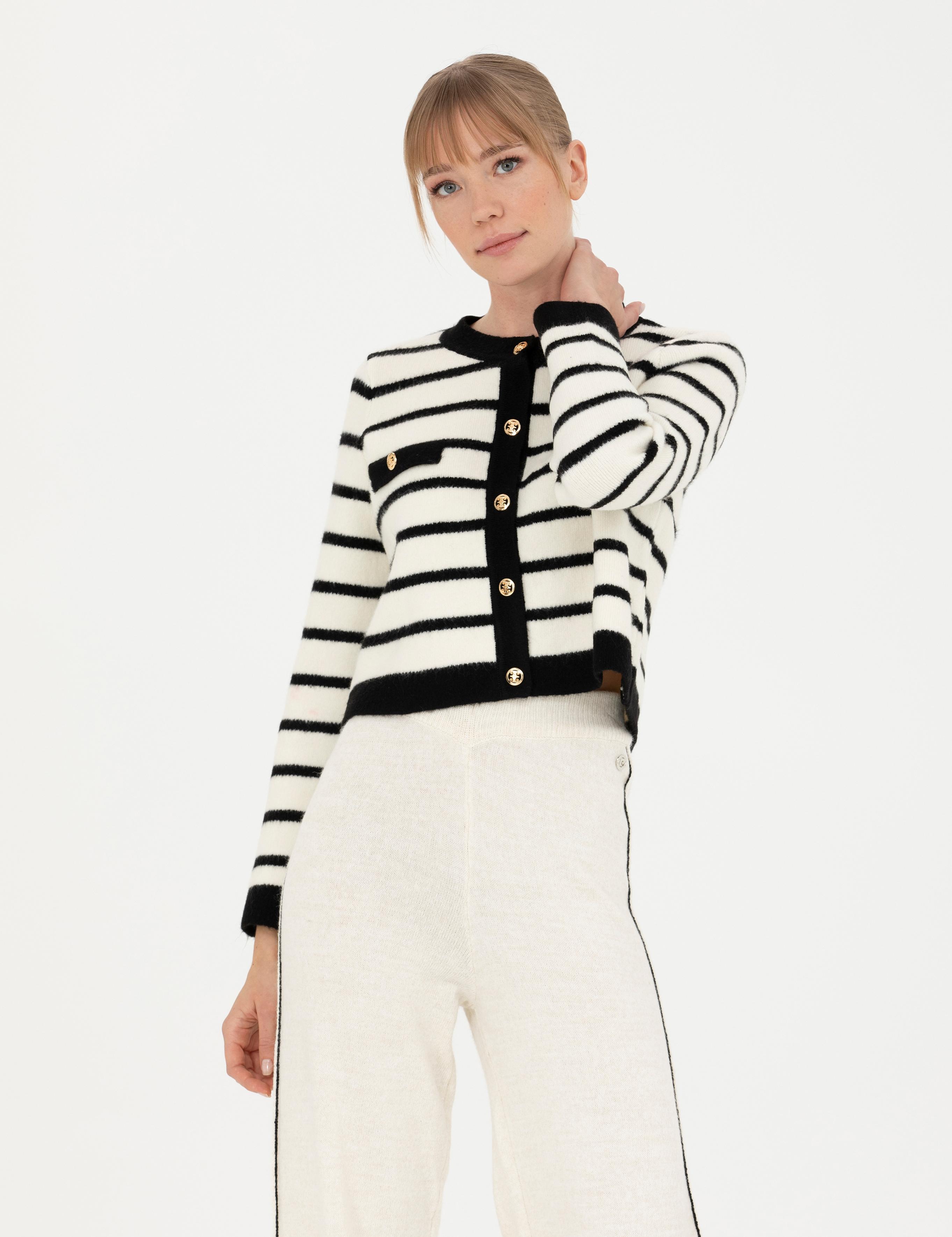 Ekru Crop Top Triko Hırka