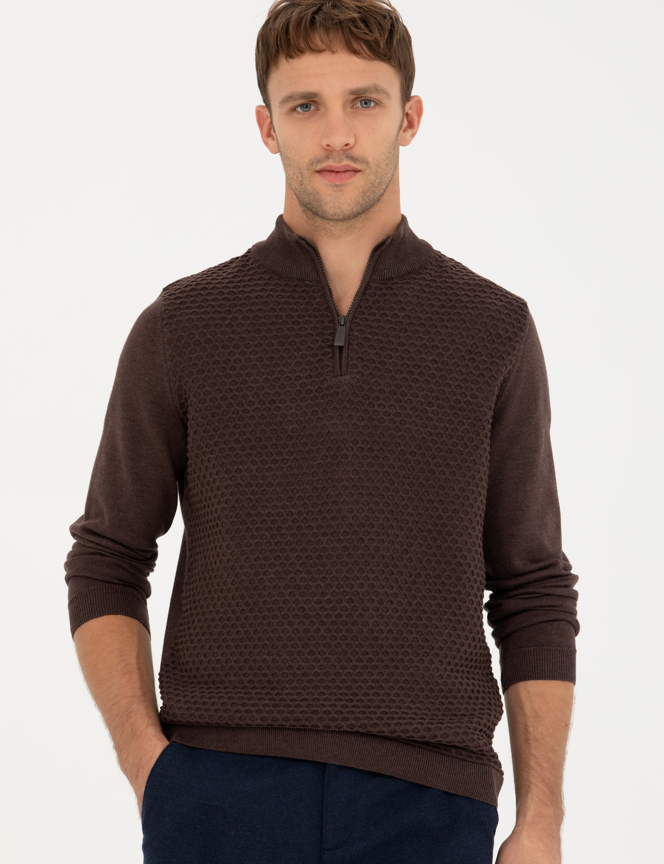 Kahverengi Slim Fit Fermuarlı Dik Yaka Triko Kazak