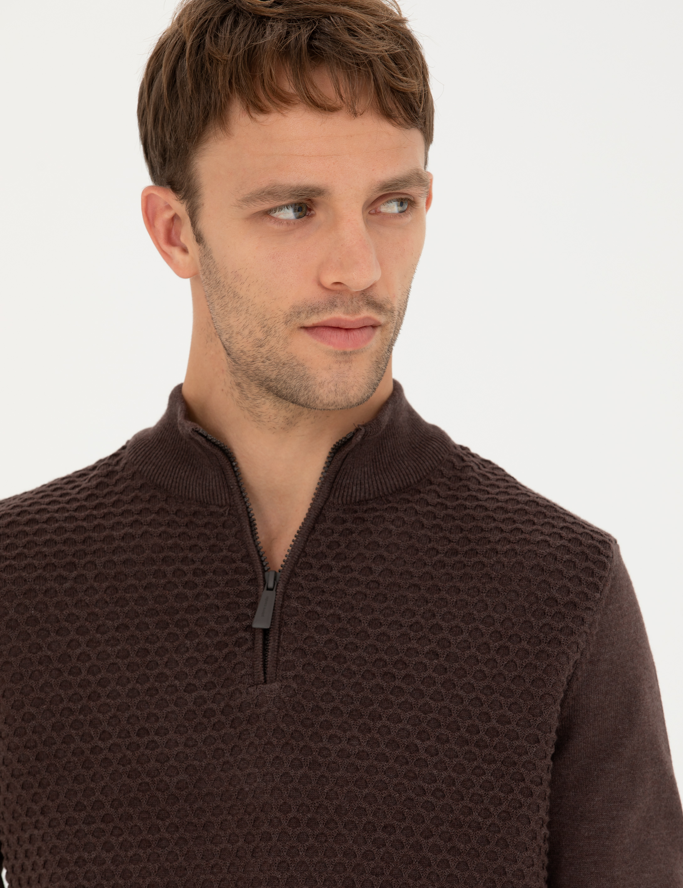 Kahverengi Slim Fit Fermuarlı Dik Yaka Triko Kazak - Image 2