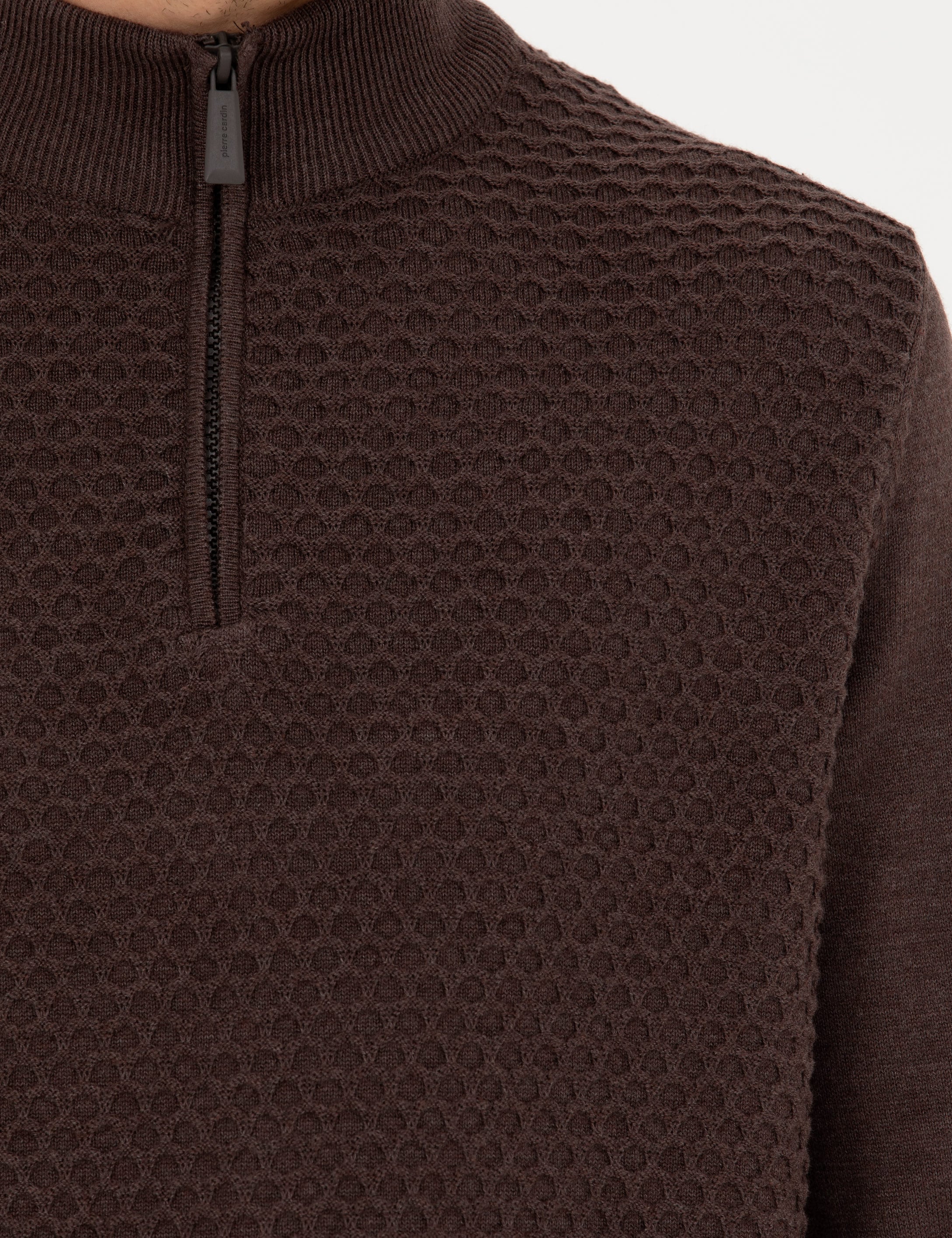 Kahverengi Slim Fit Fermuarlı Dik Yaka Triko Kazak