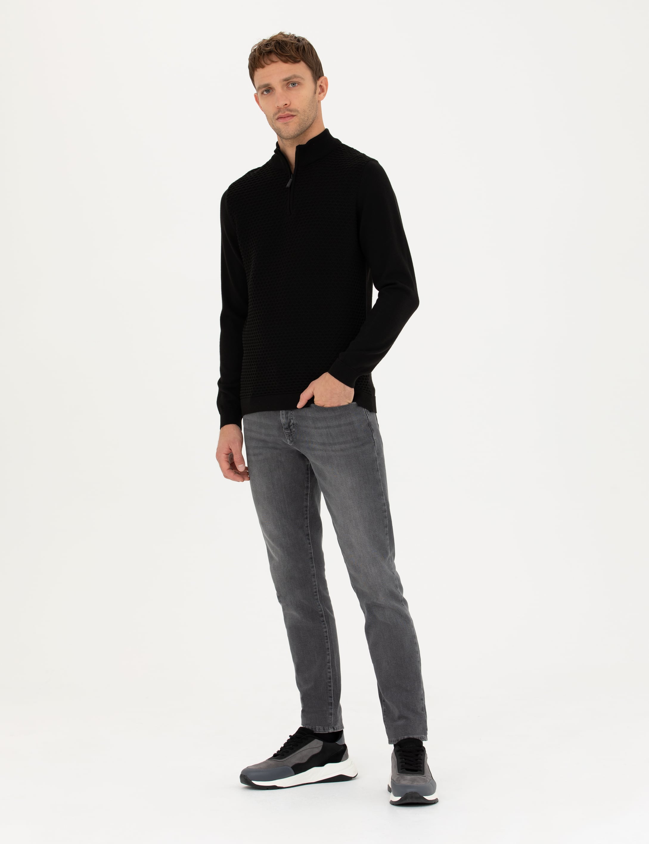 Siyah Slim Fit Fermuarlı Dik Yaka Triko Kazak