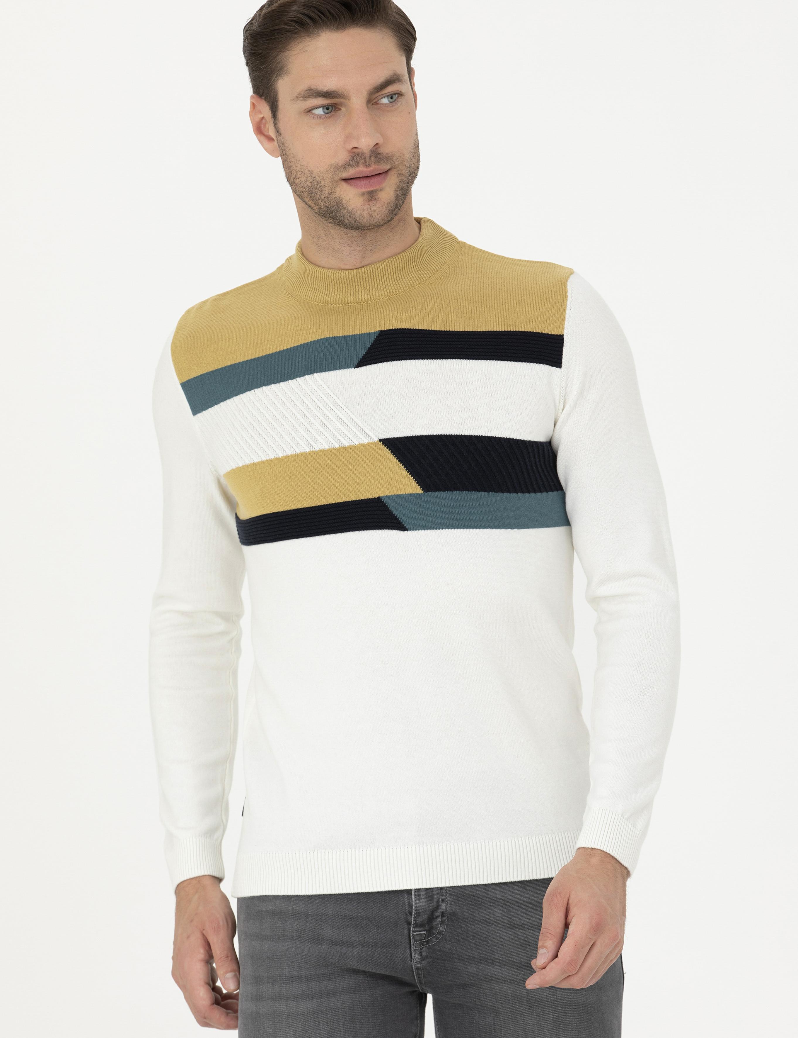 Ekru Slim Fit Yarım Balıkçı Yaka Triko Kazak