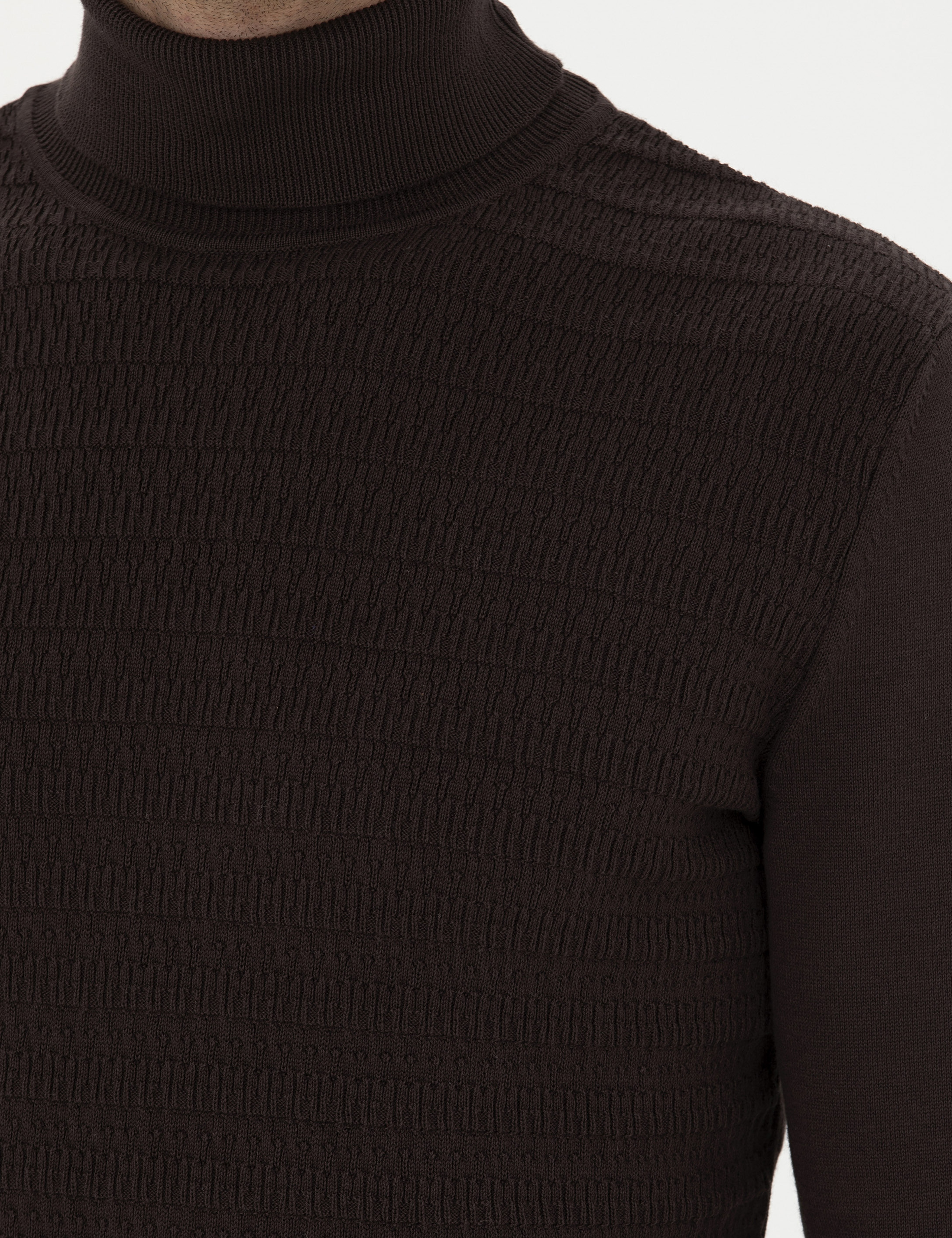 Kahverengi Slim Fit Balıkçı Yaka Triko Kazak