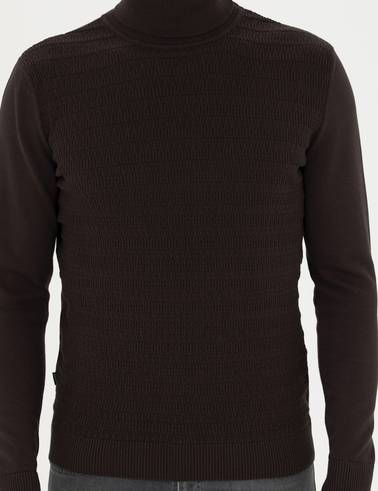 Kahverengi Slim Fit Balıkçı Yaka Triko Kazak