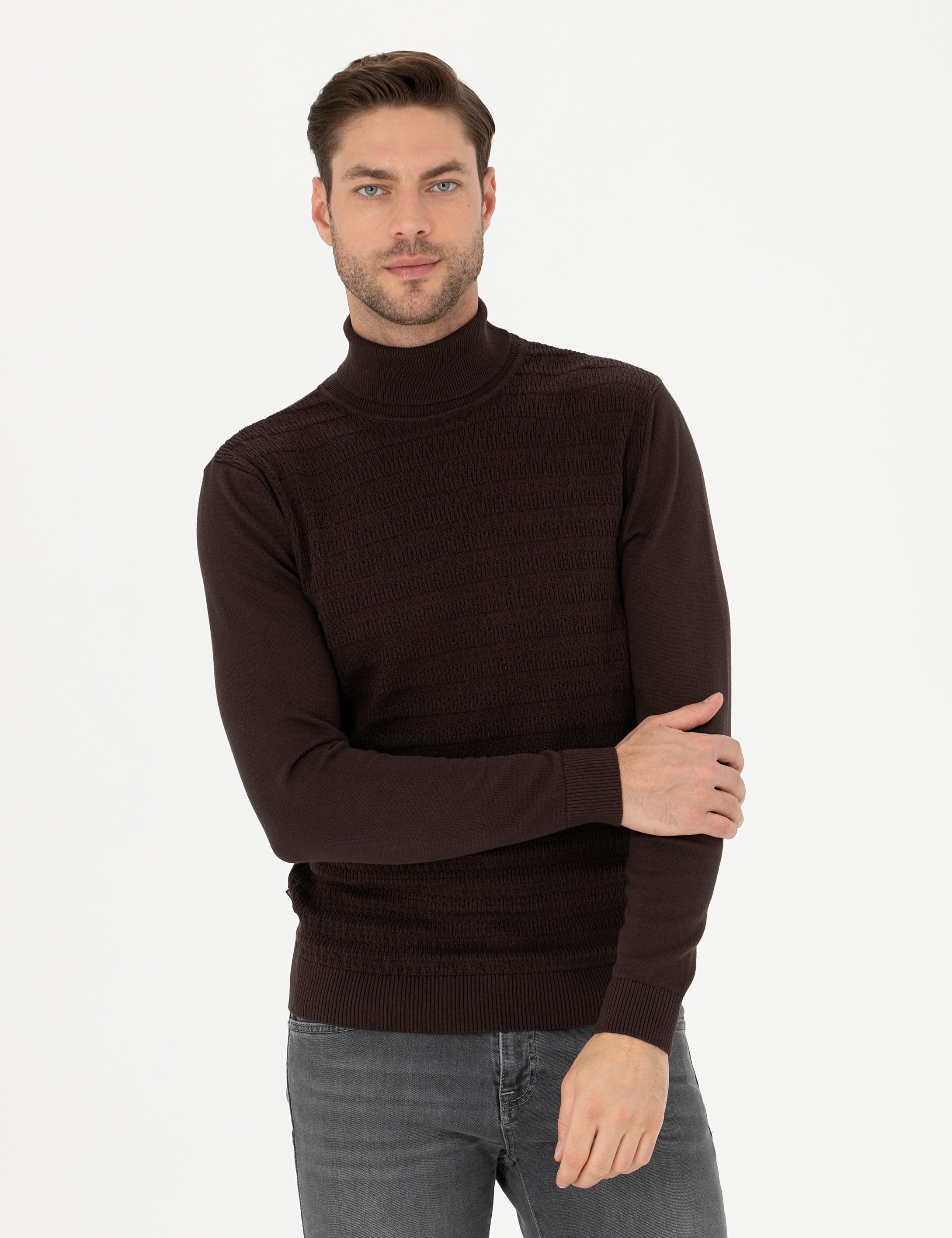 Kahverengi Slim Fit Balıkçı Yaka Triko Kazak
