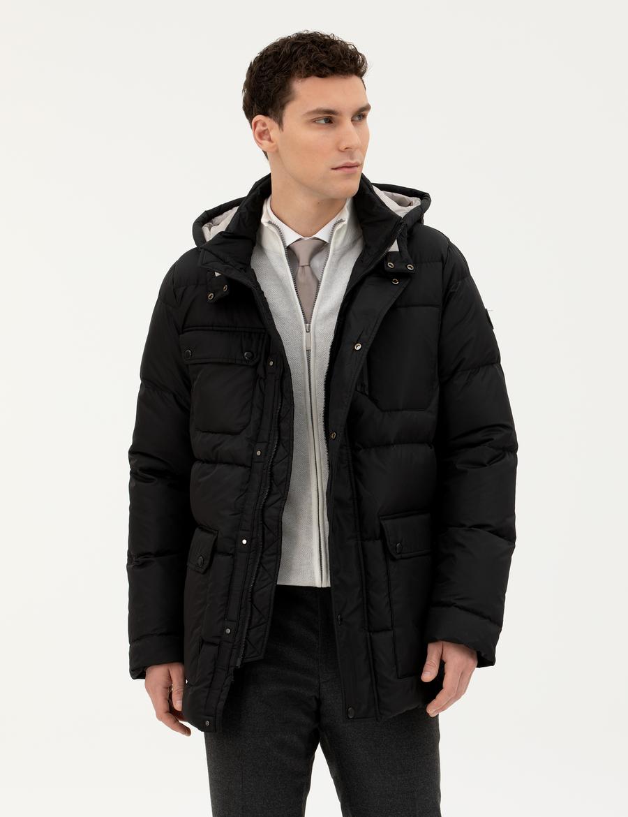 Siyah Kapüşonlu Şişme Kaban