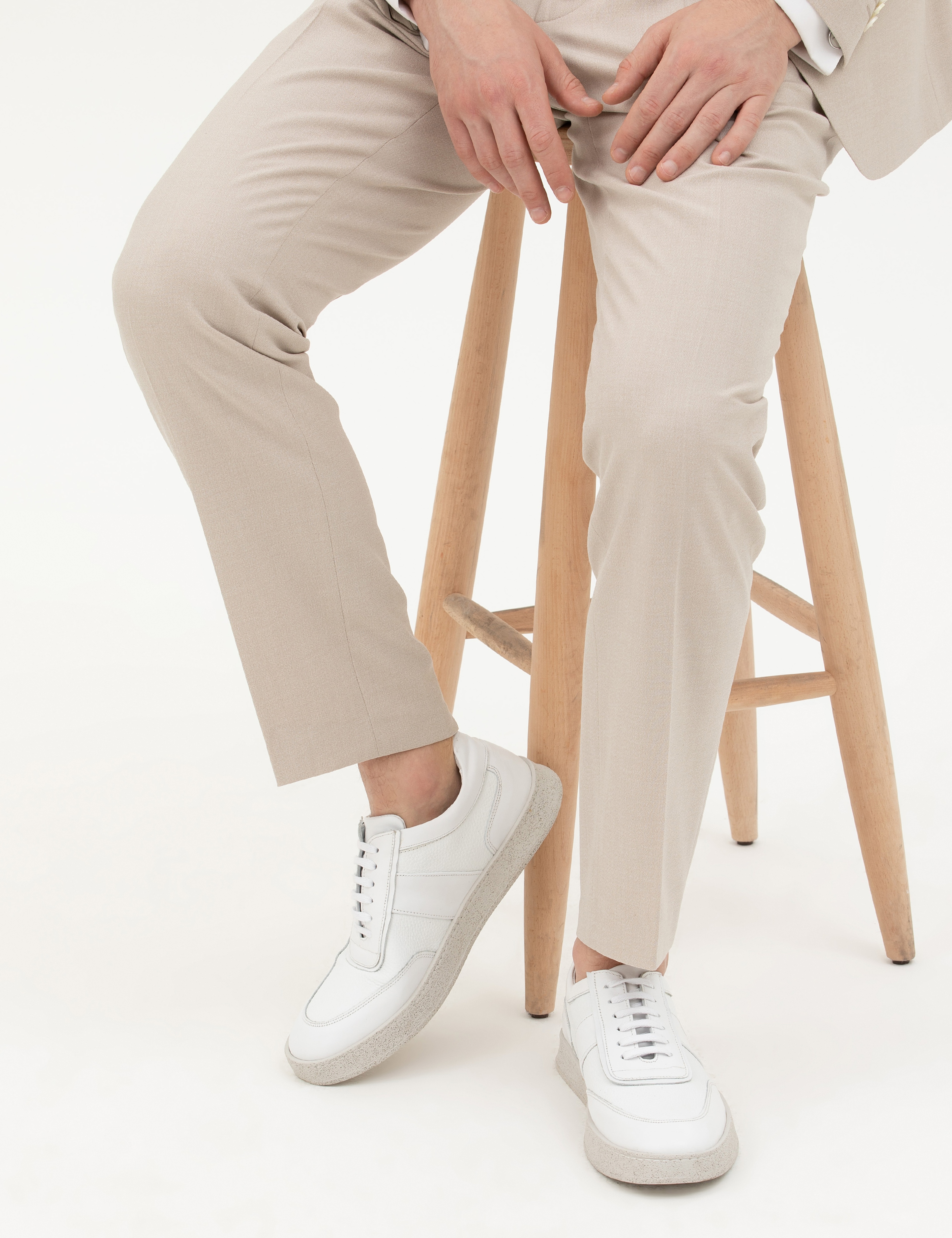 Beyaz Sneaker Ayakkabı - Image 1