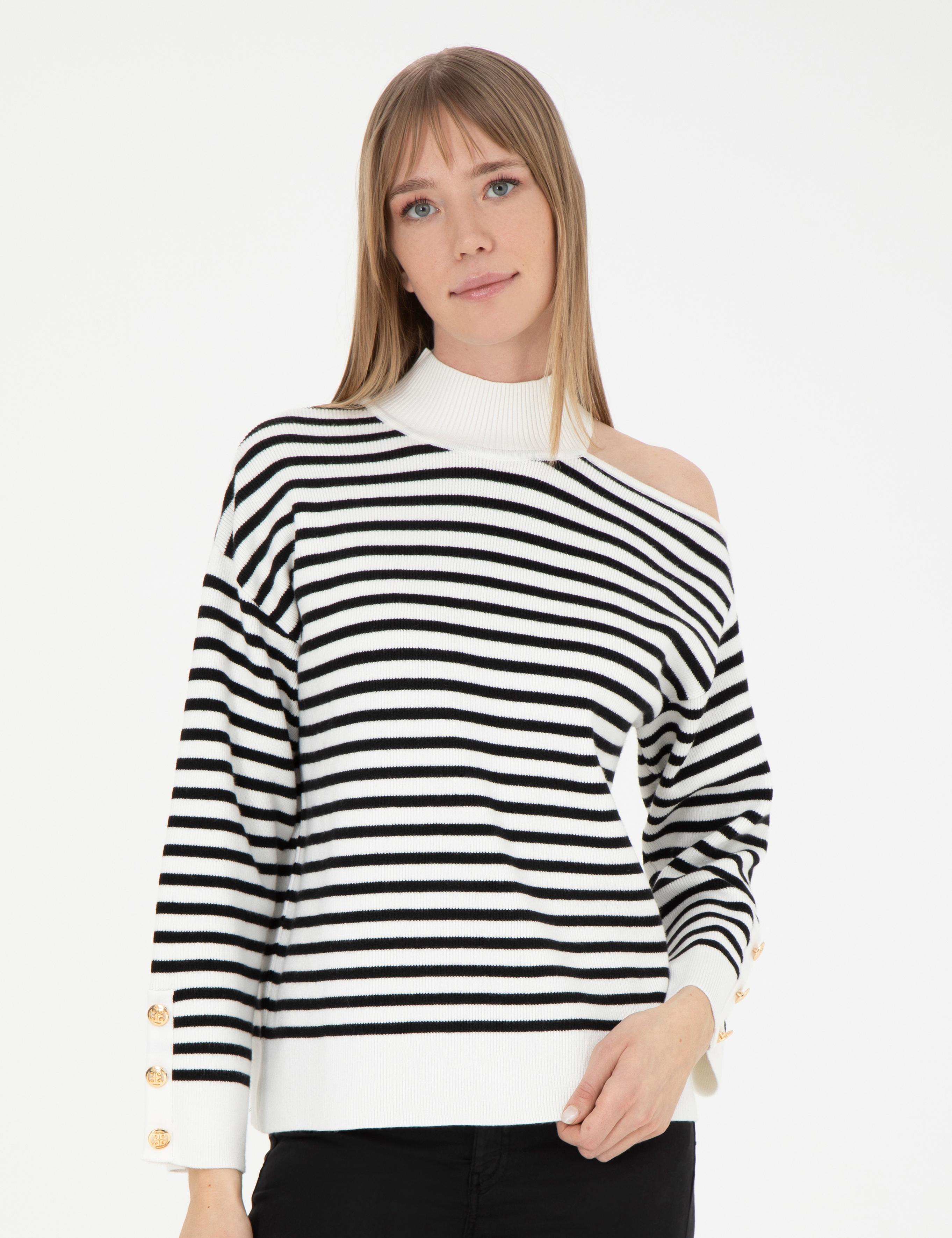 Beyaz Omuz Detaylı Comfort Fit Kazak