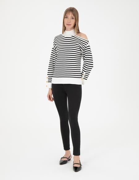 Beyaz Omuz Detaylı Comfort Fit Kazak - 50280229013