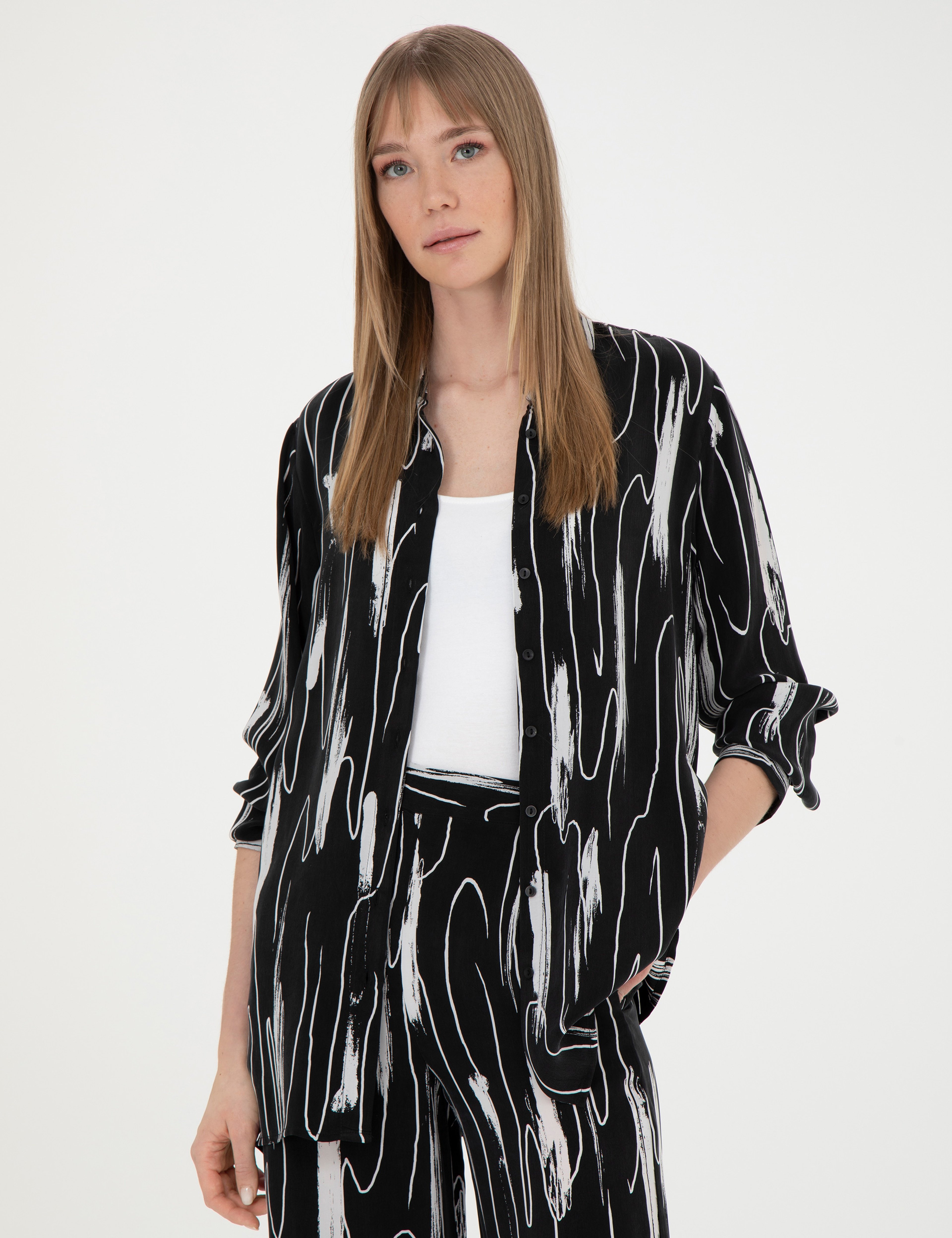 Siyah Comfort Fit Uzun Kollu Gömlek - Image 3