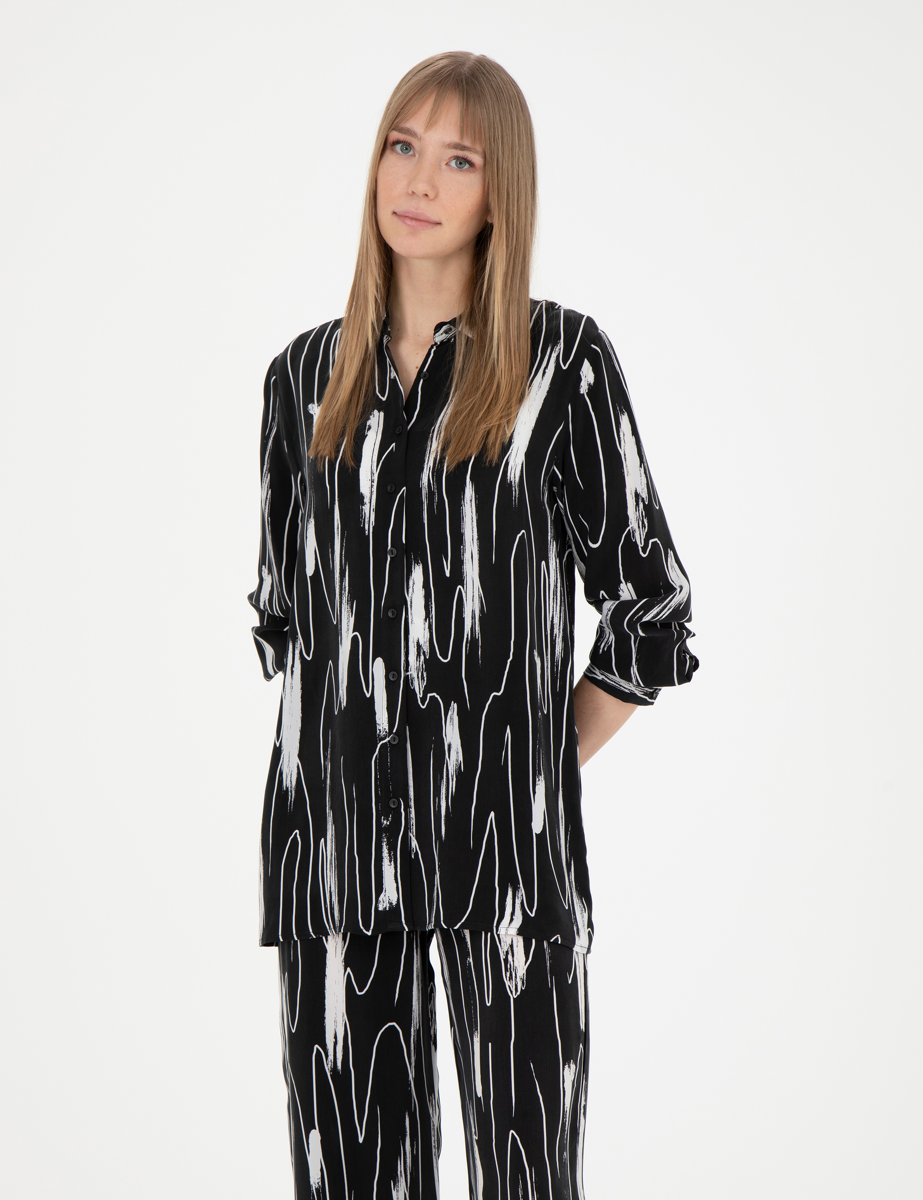Siyah Comfort Fit Uzun Kollu Gömlek - Image 1