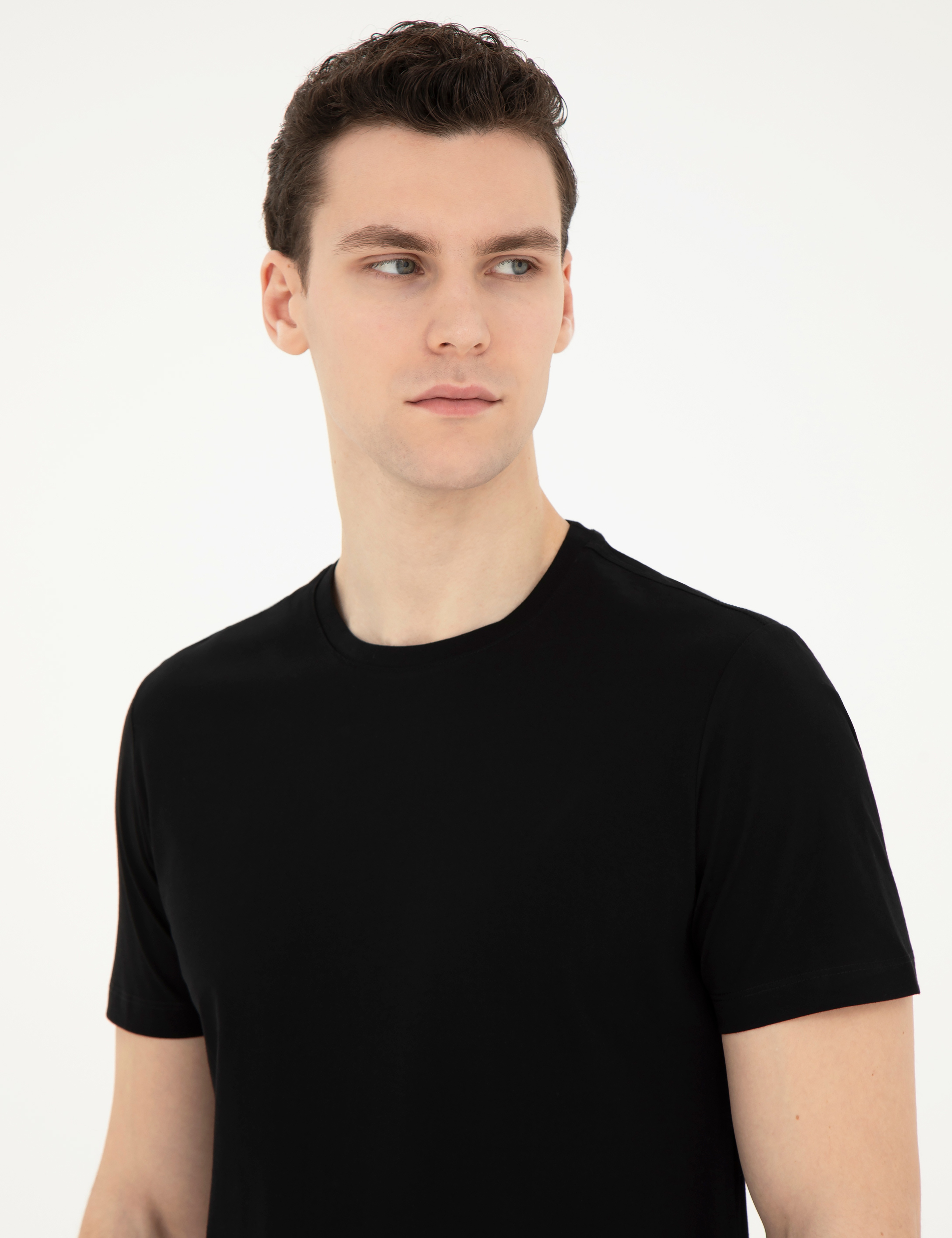 Siyah Slim Fit %100 Pamuk Bisiklet Yaka Tişört