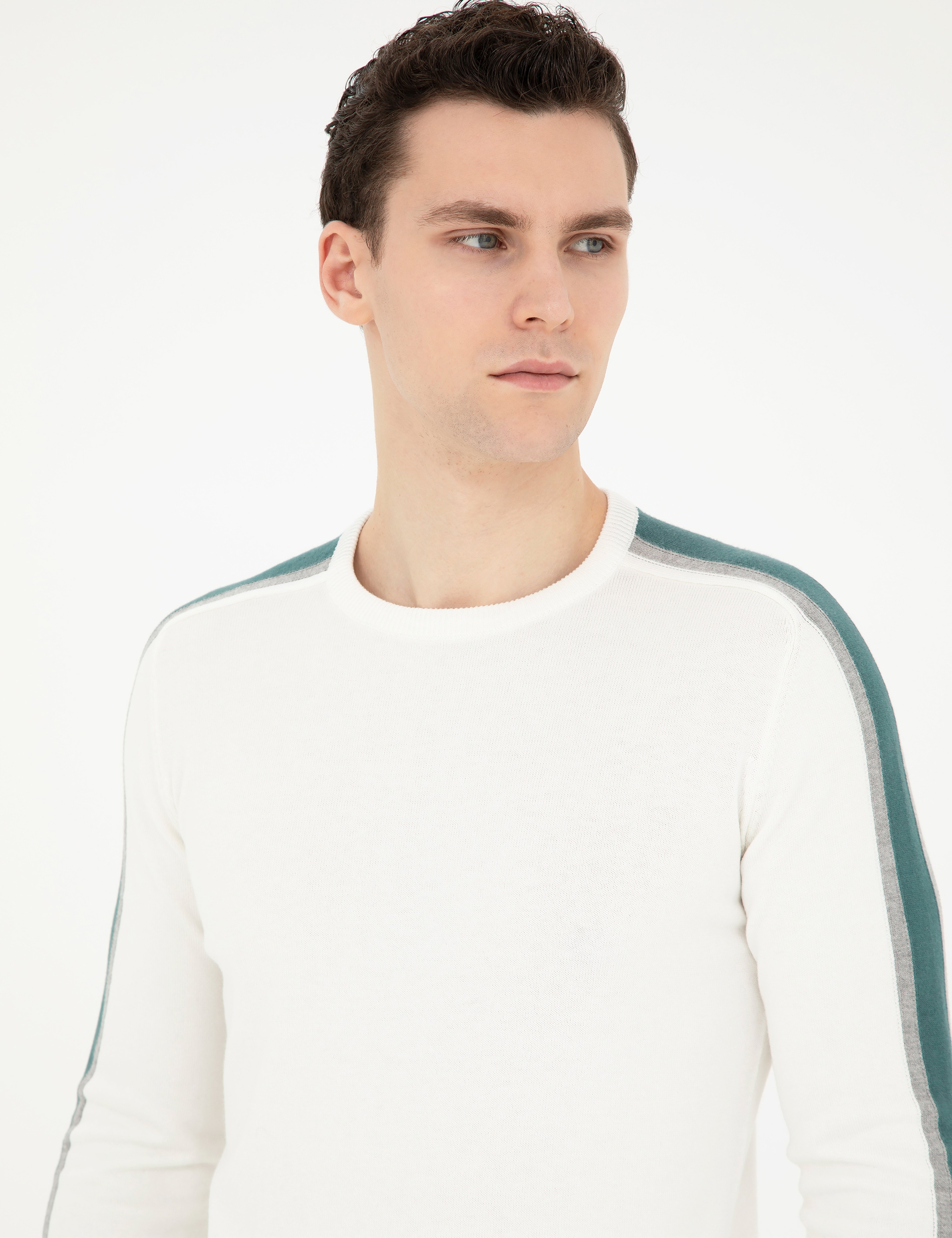 Ekru Slim Fit Bisiklet Yaka Triko Kazak