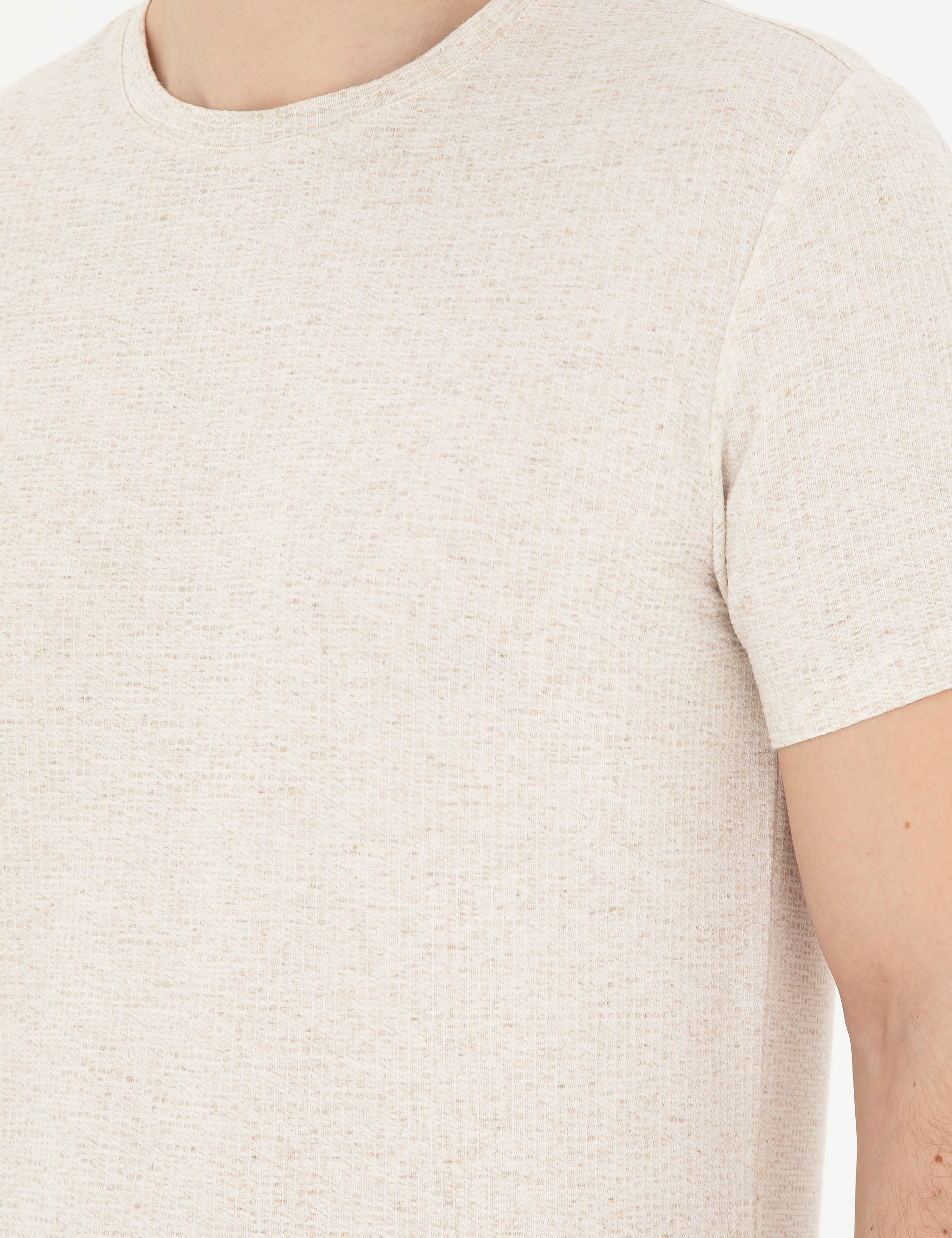 Bej Slim Fit Keten Karışımlı Bisiklet Yaka Tişört