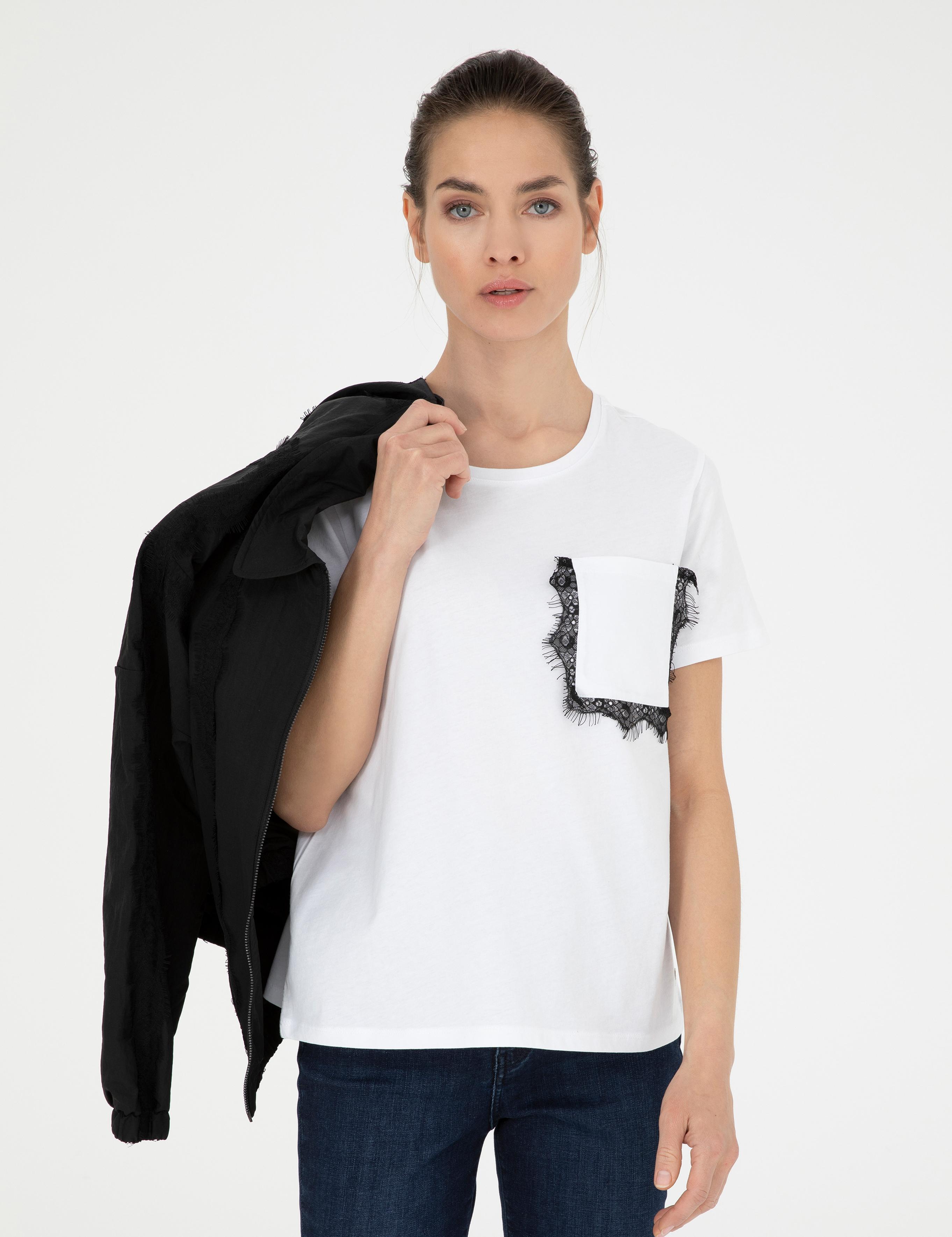 Beyaz Comfort Fit Tişört