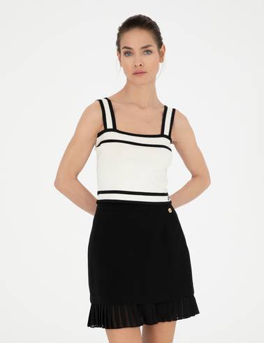 Beyaz Crop Top Triko Bluz