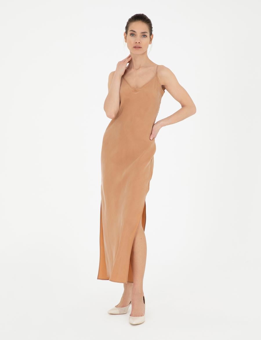 Kahverengi Slim Fit Yırtmaçlı Dokuma Elbise