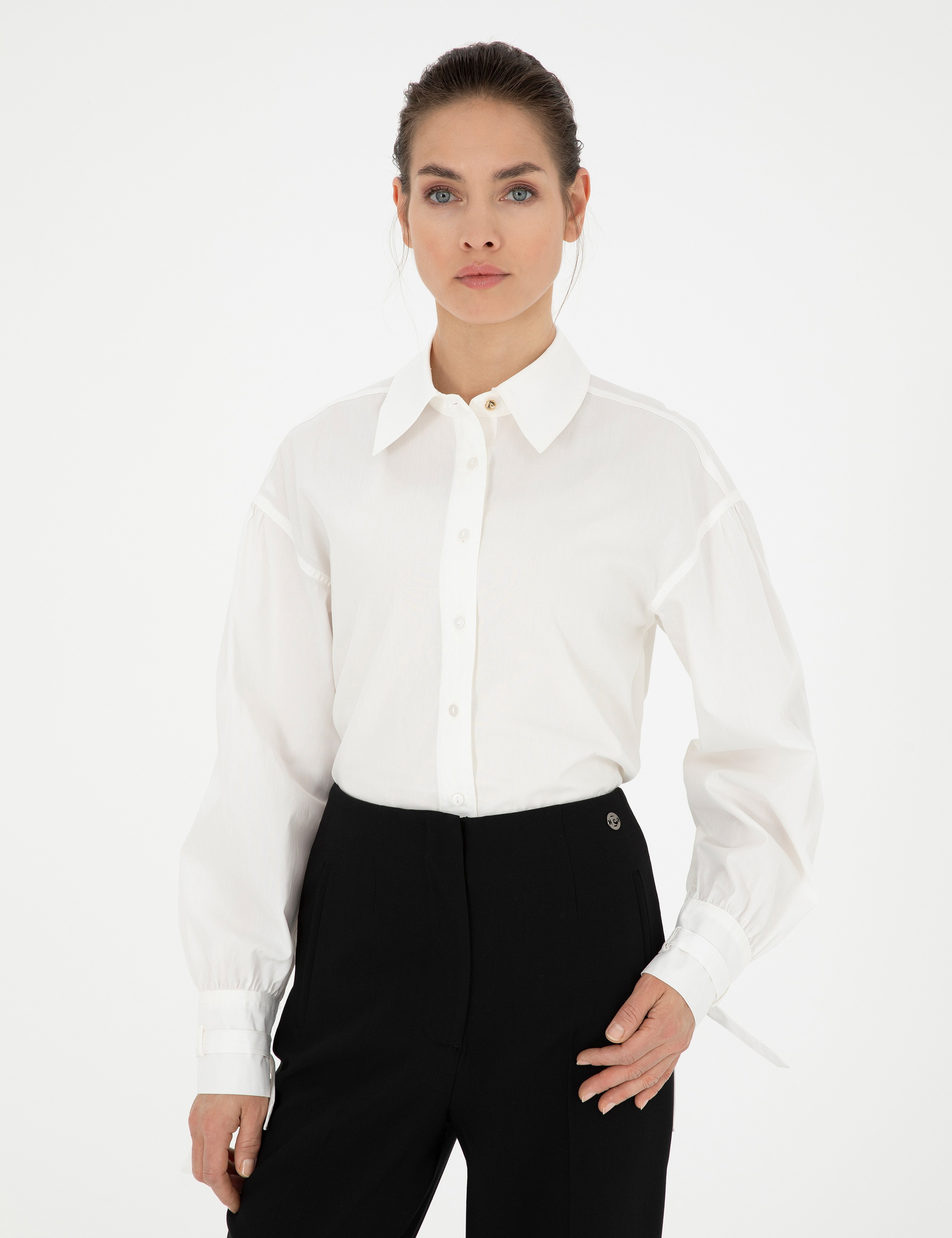 Beyaz Comfort Fit Uzun Kollu Gömlek