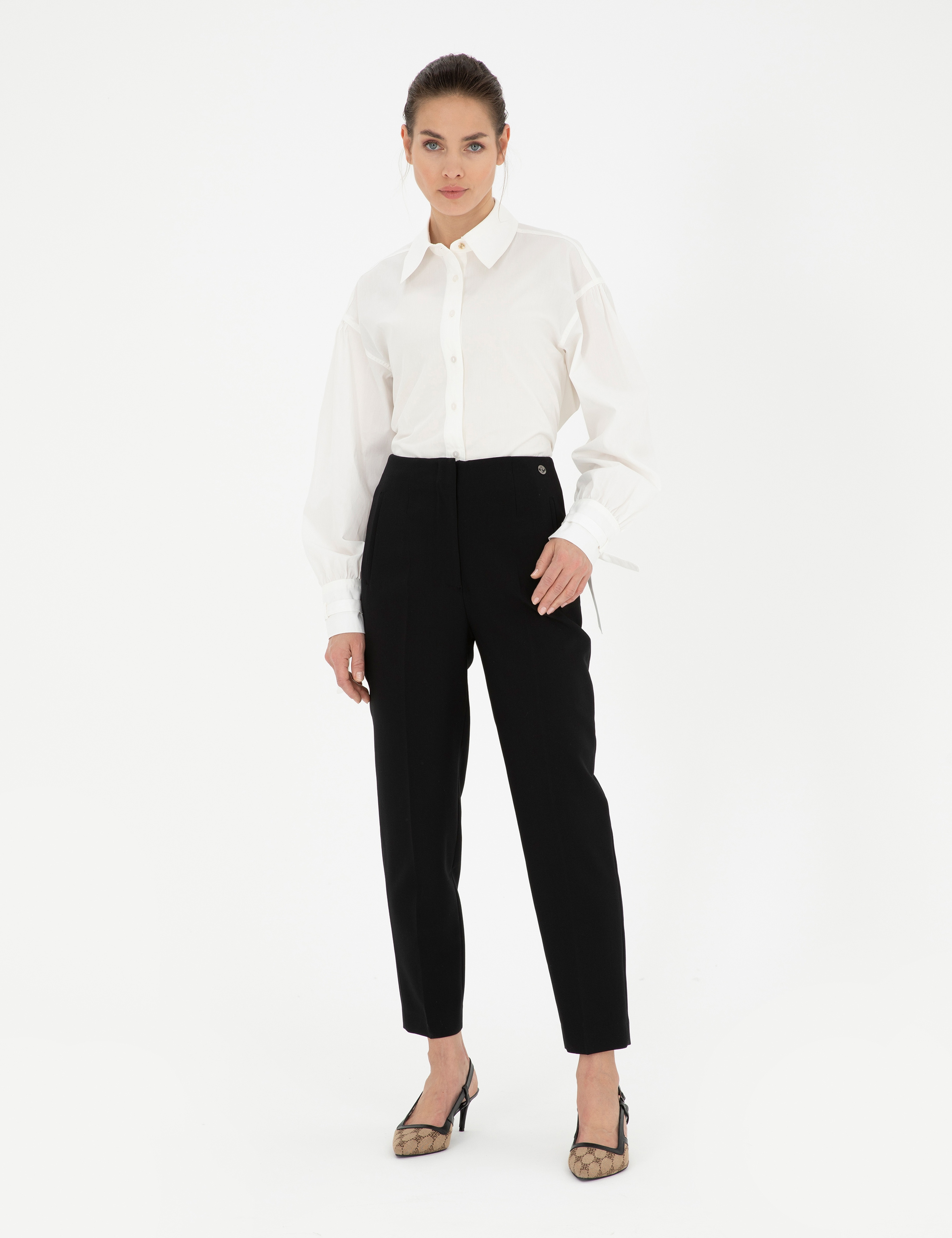 Beyaz Comfort Fit Uzun Kollu Gömlek
