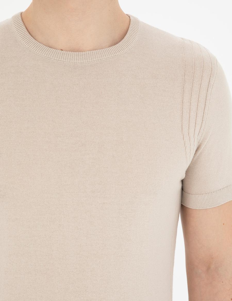 Bej Slim Fit Bisiklet Yaka Triko Tişört