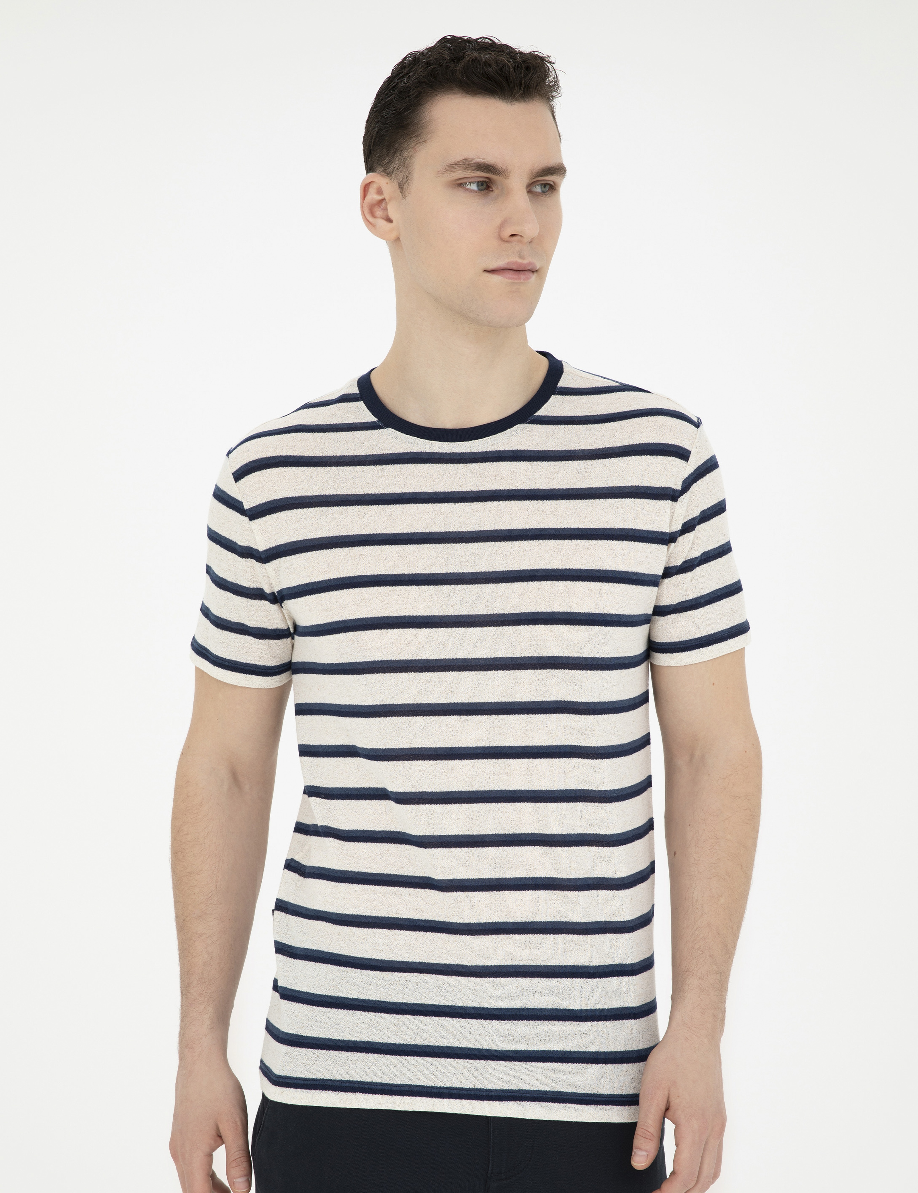 Bej Slim Fit Keten Karışımlı Bisiklet Yaka Tişört - Image 3