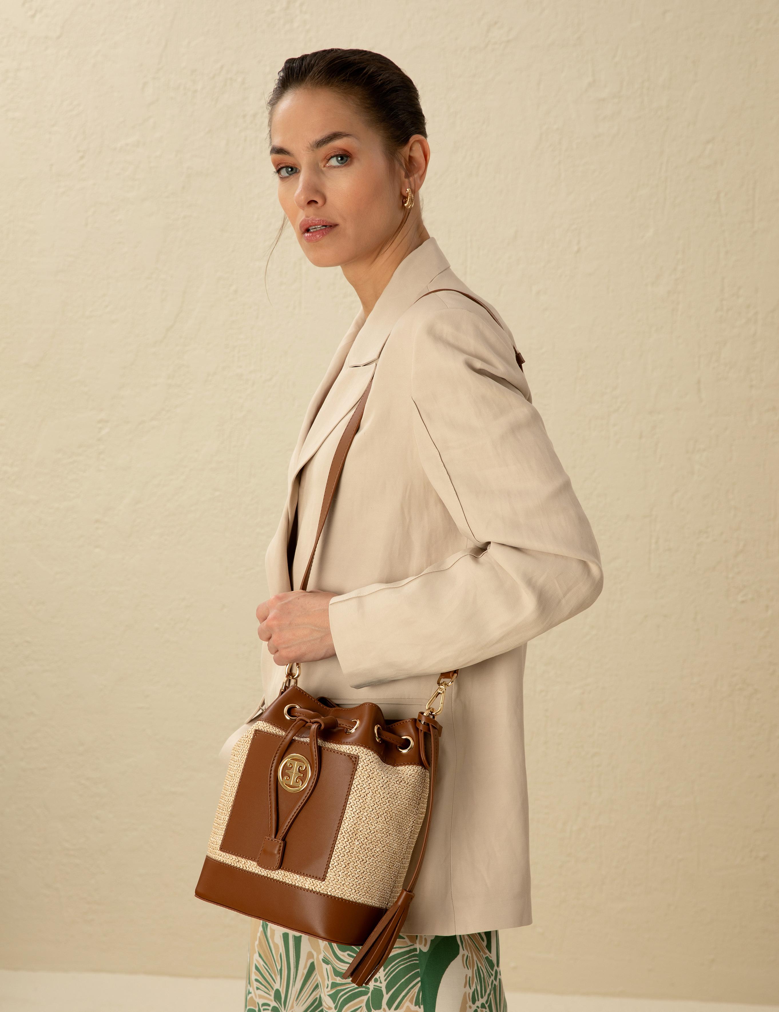 Bej Büzgülü Çanta