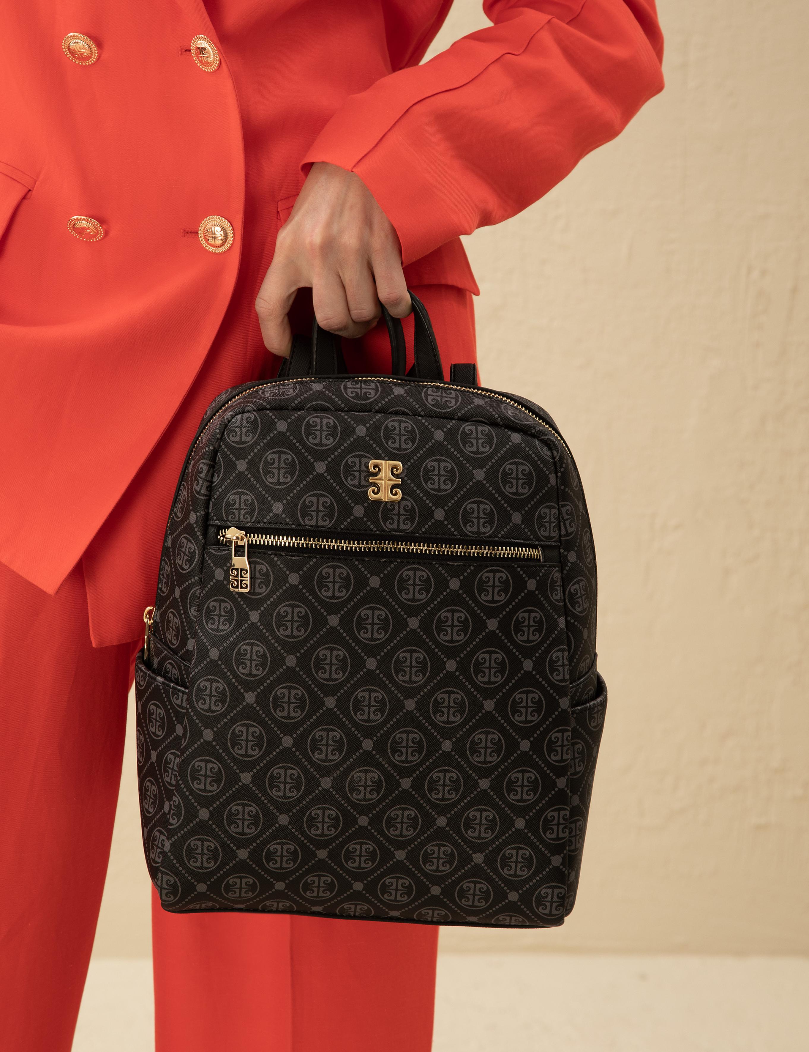 Siyah Sırt Çantası