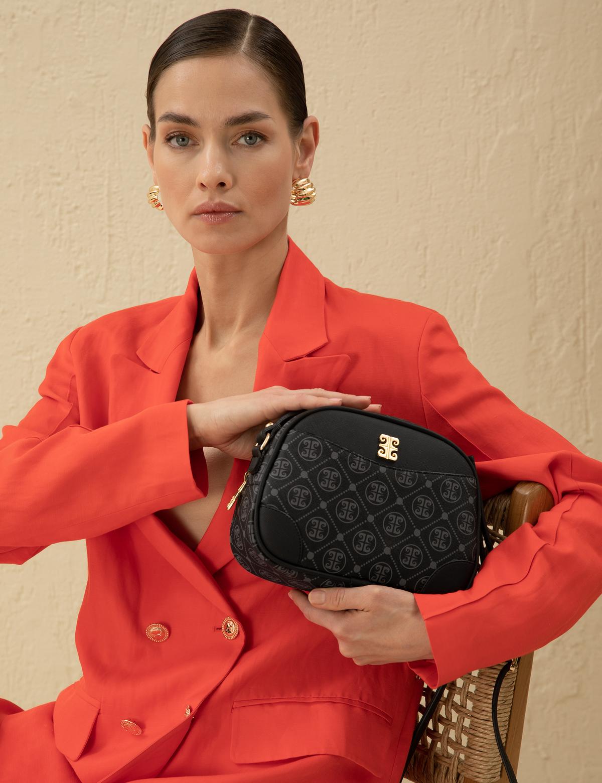 Siyah Çapraz Çanta