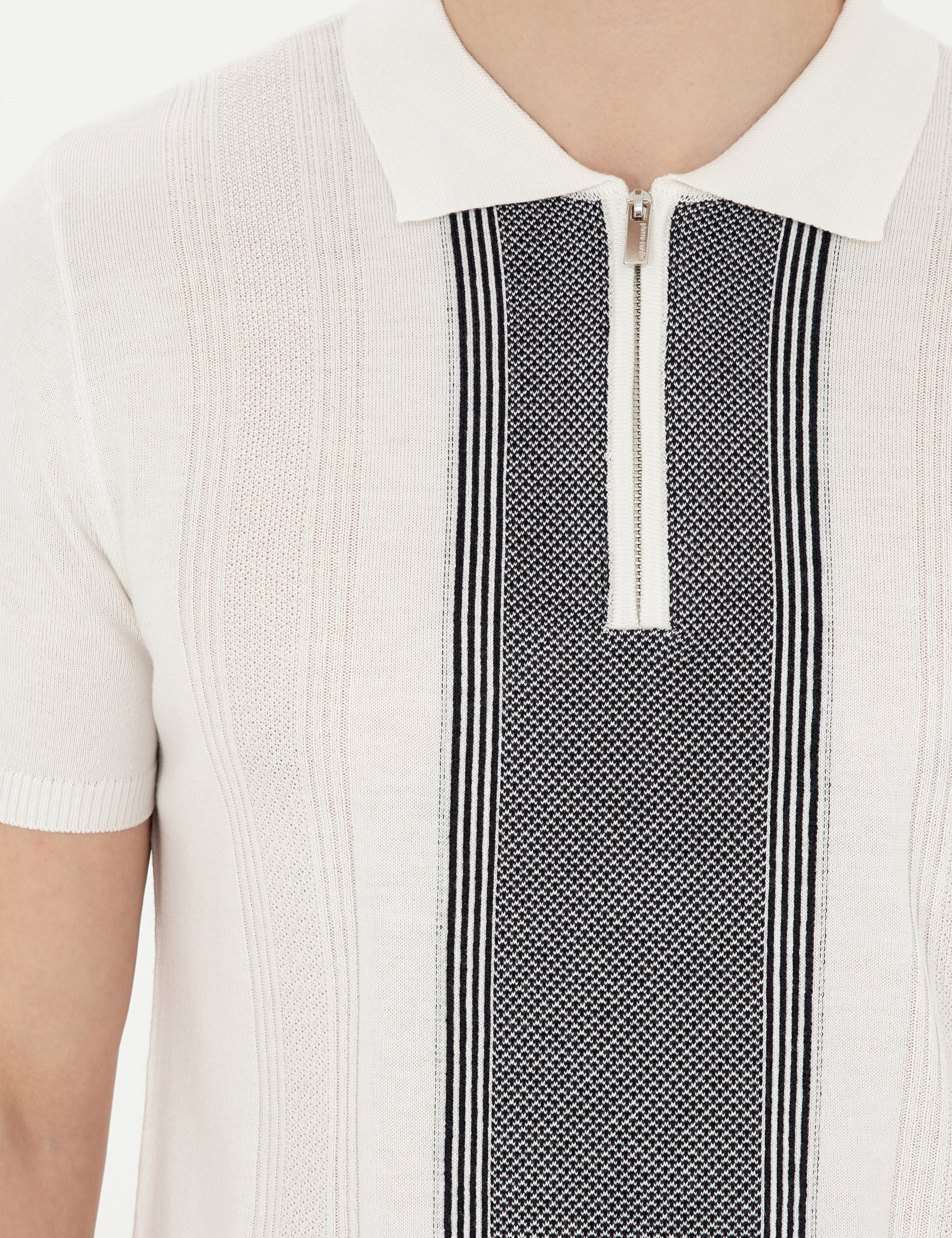 Beyaz Slim Fit Fermuarlı Polo Yaka Triko Tişört - Image 7