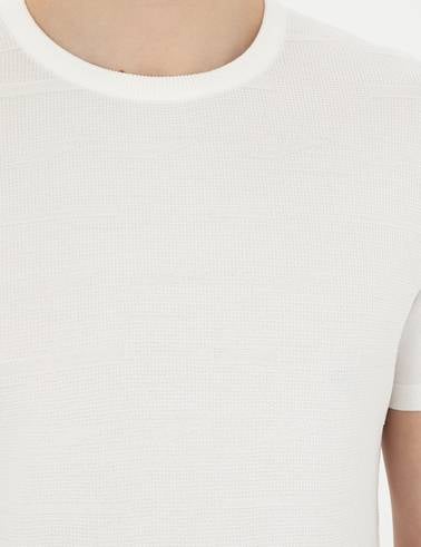 Beyaz Slim Fit Bisiklet Yaka Triko Tişört