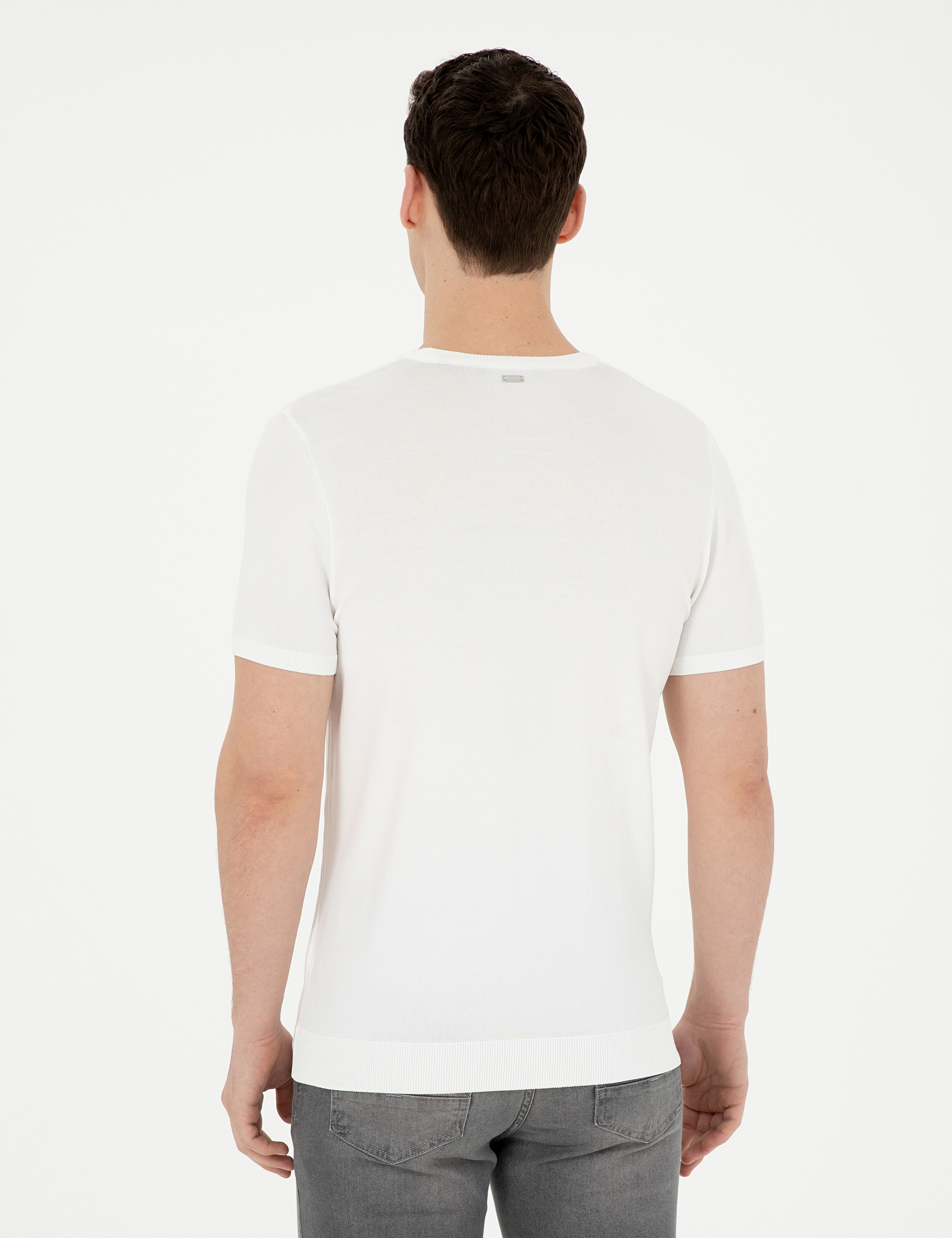 Beyaz Slim Fit Bisiklet Yaka Triko Tişört