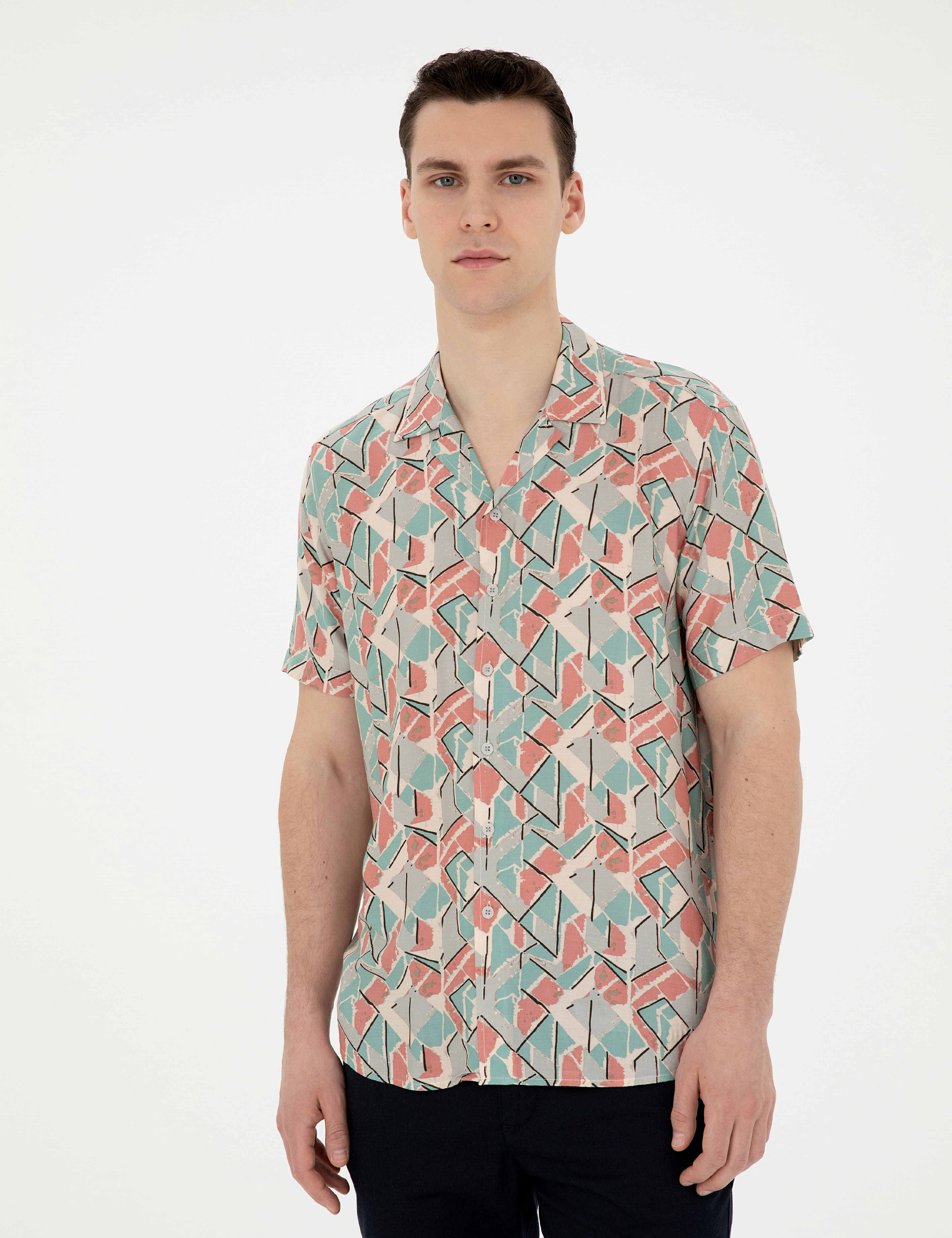 Pembe Comfort Fit Kısa Kollu Gömlek - Image 3