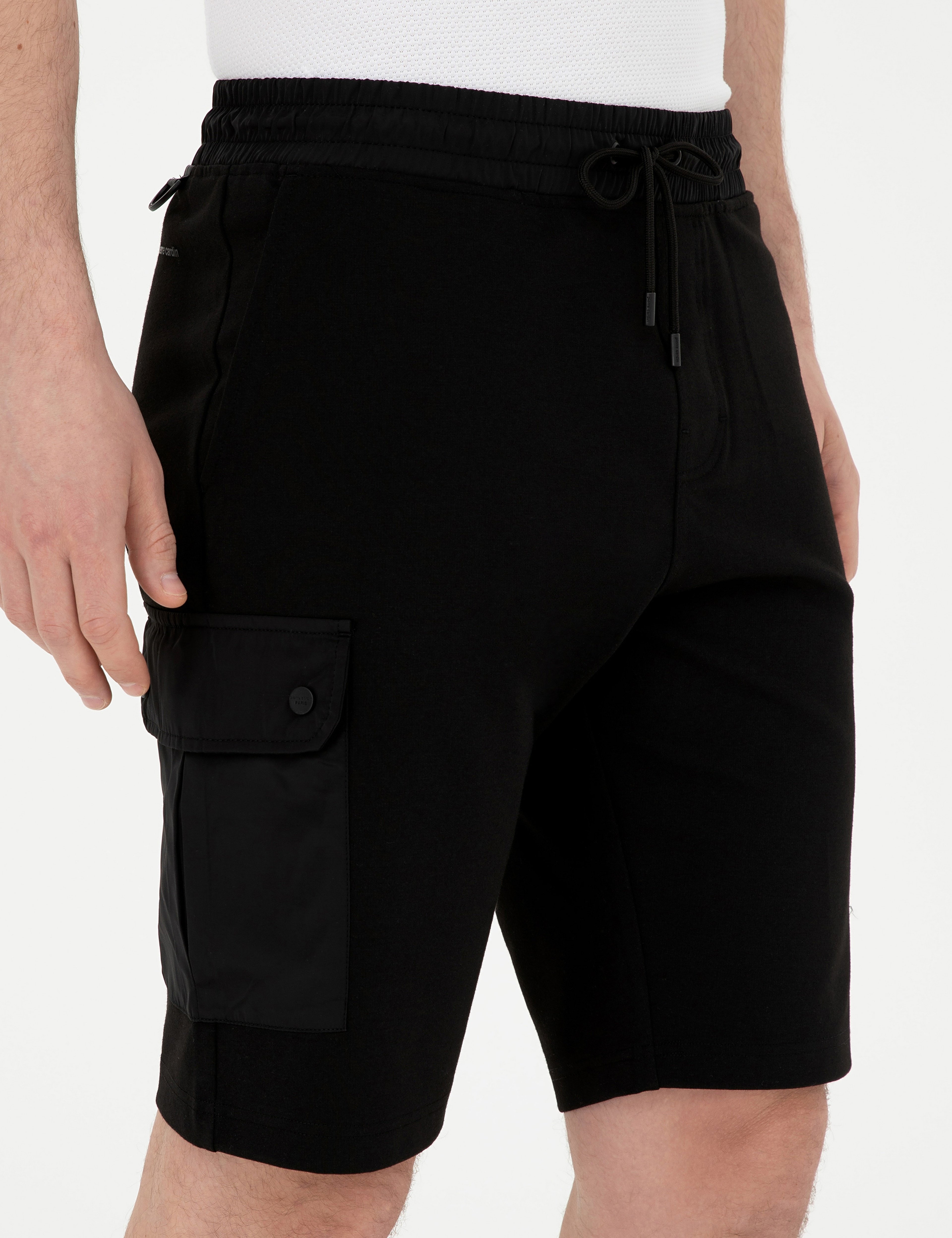 Siyah Regular Fit Örme Şort
