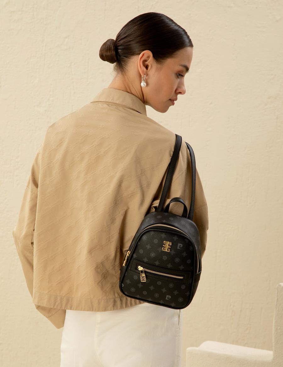 Siyah Sırt Çantası