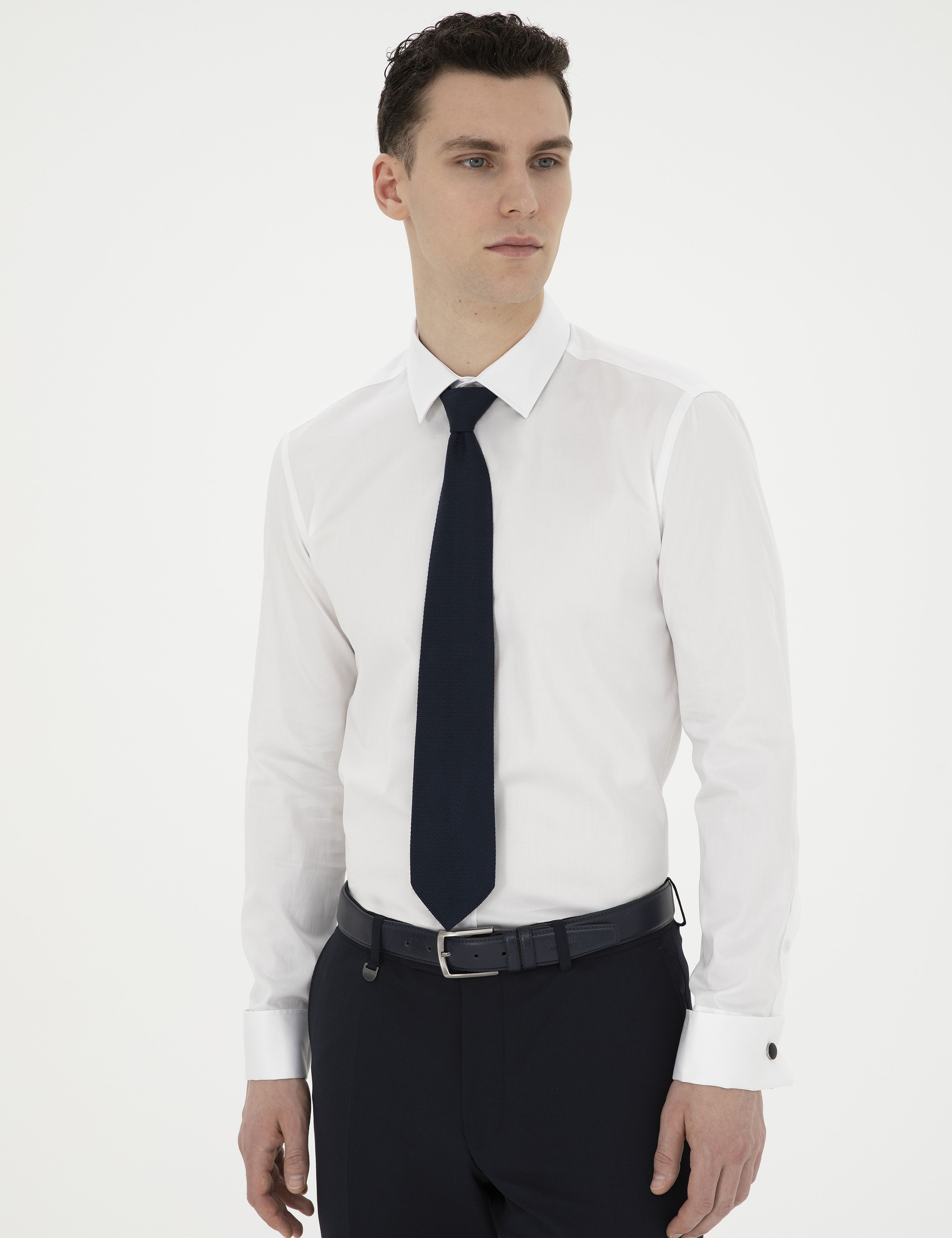 Beyaz Slim Fit Uzun Kollu Basic Gömlek